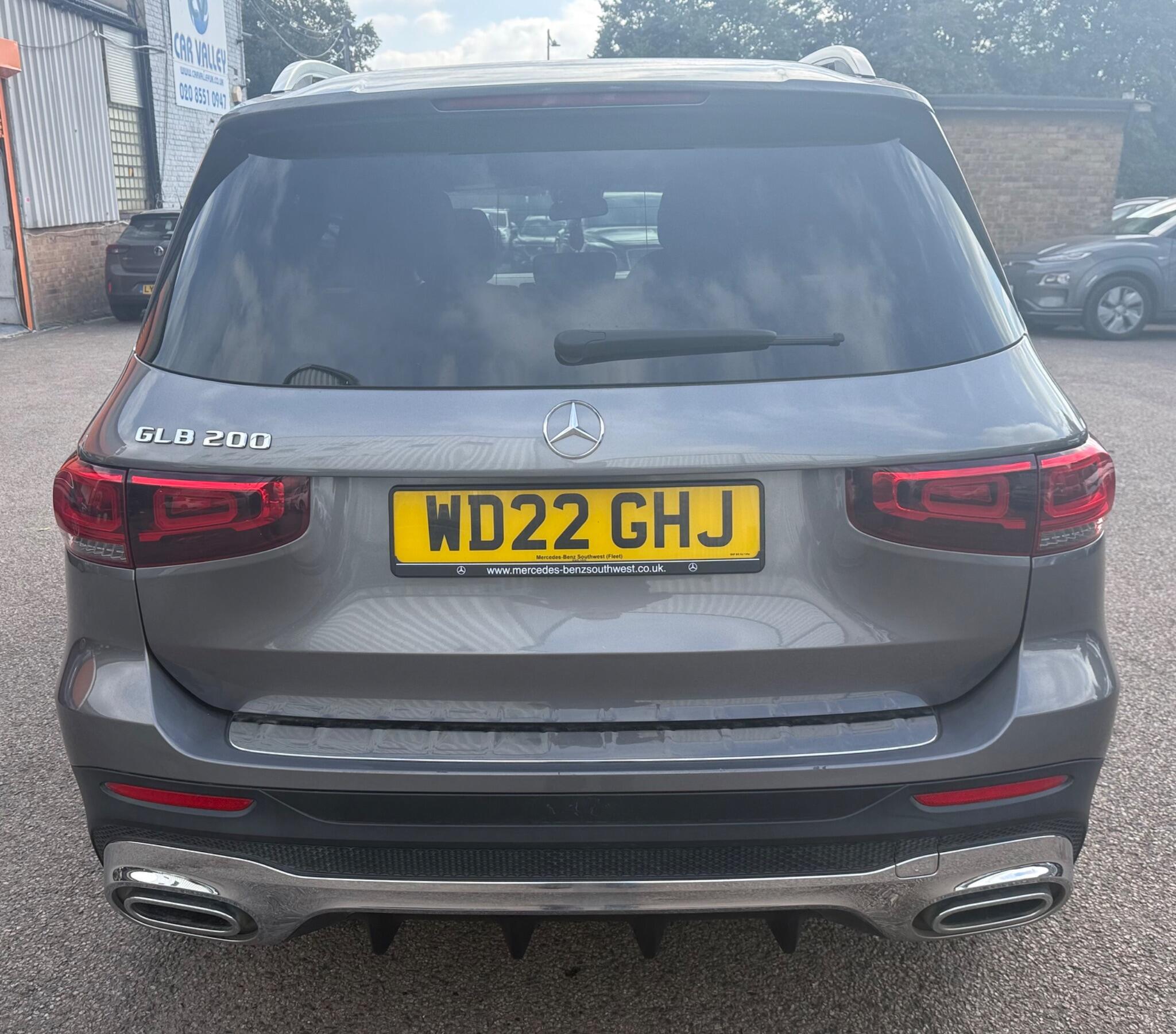 Mercedes-Benz GLB view 5