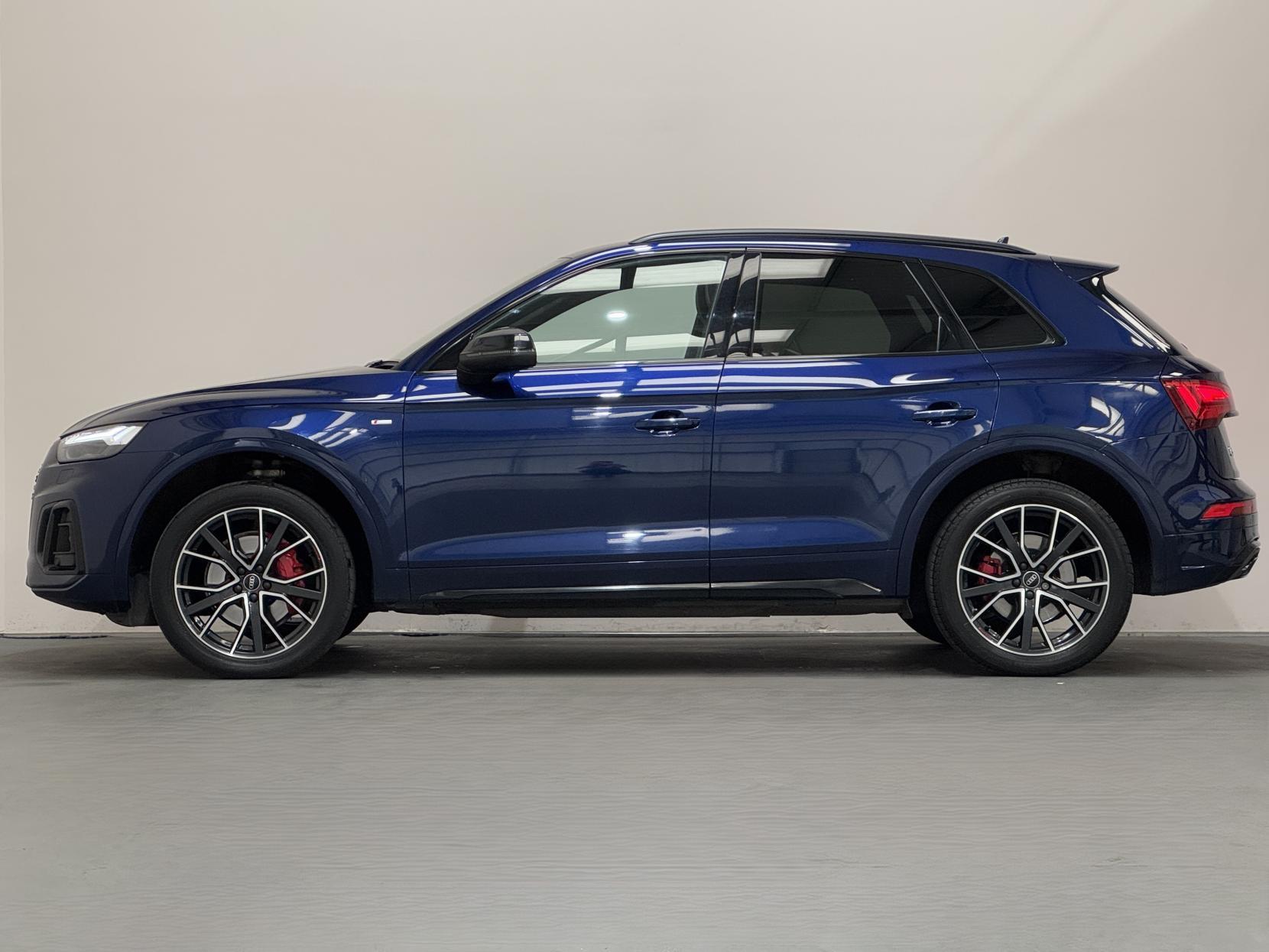 Audi Q5 view 7
