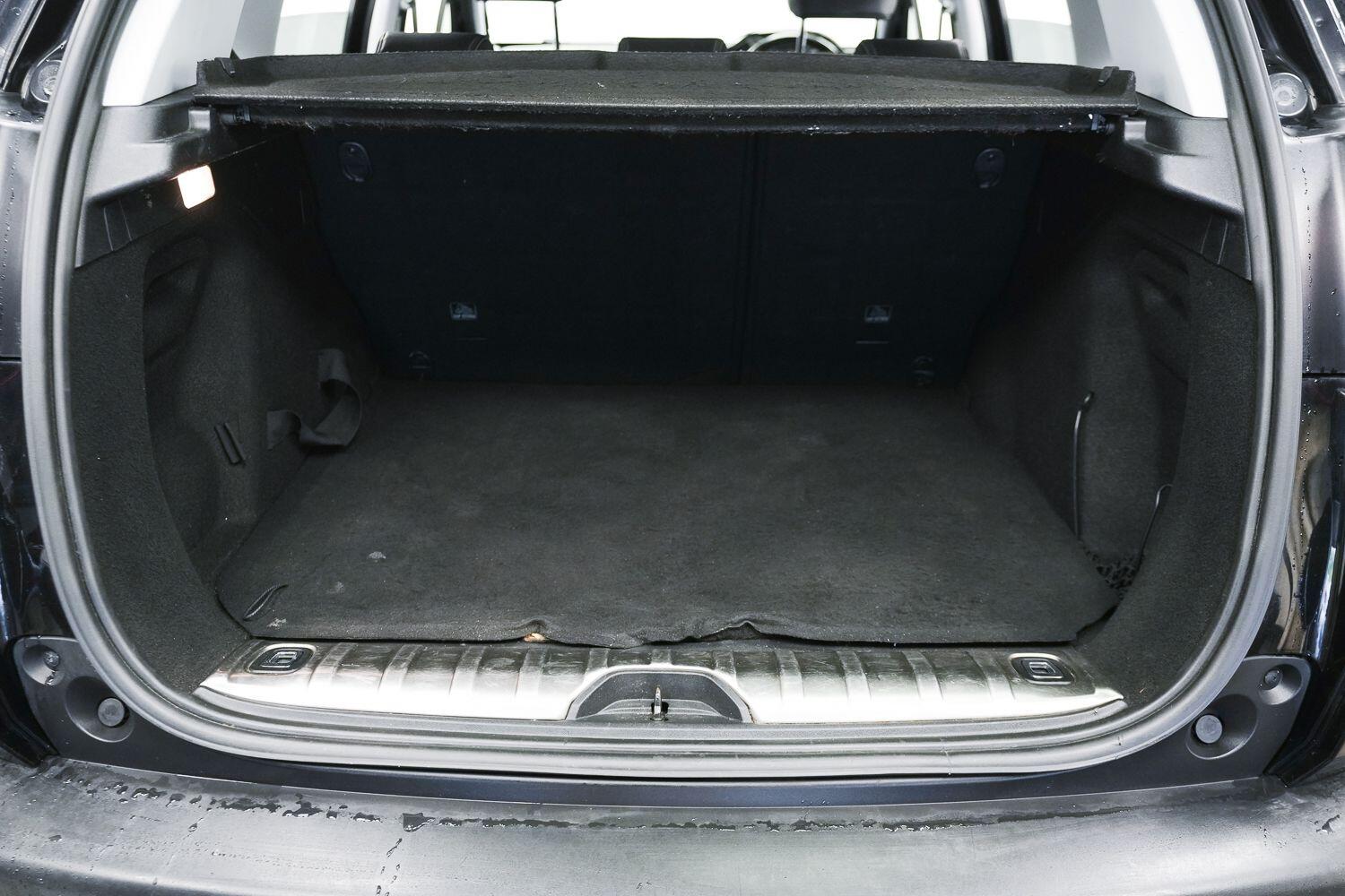 Peugeot 2008 view 9
