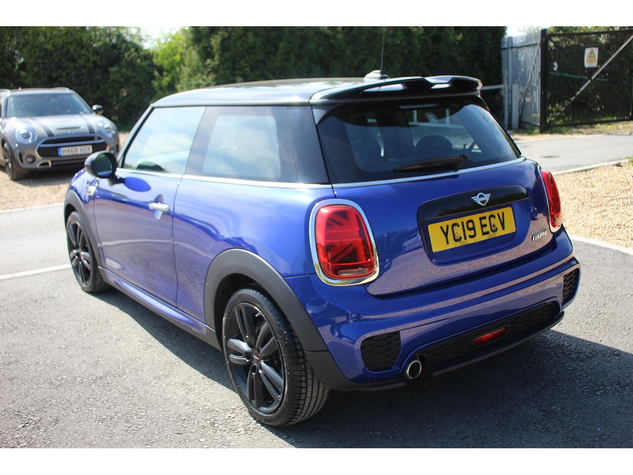 Mini Cooper view 10