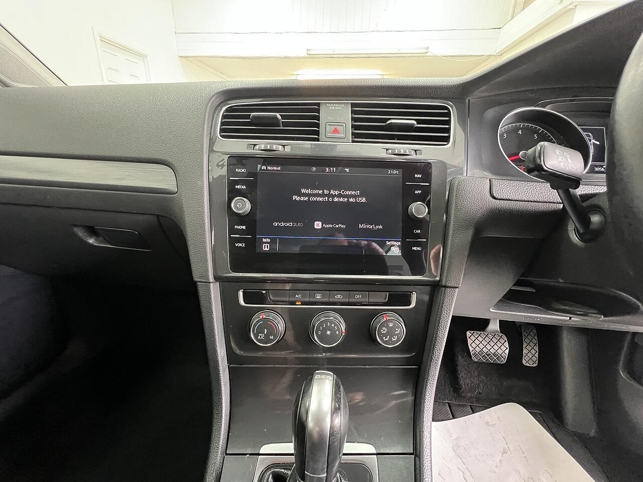 Volkswagen Golf view 13