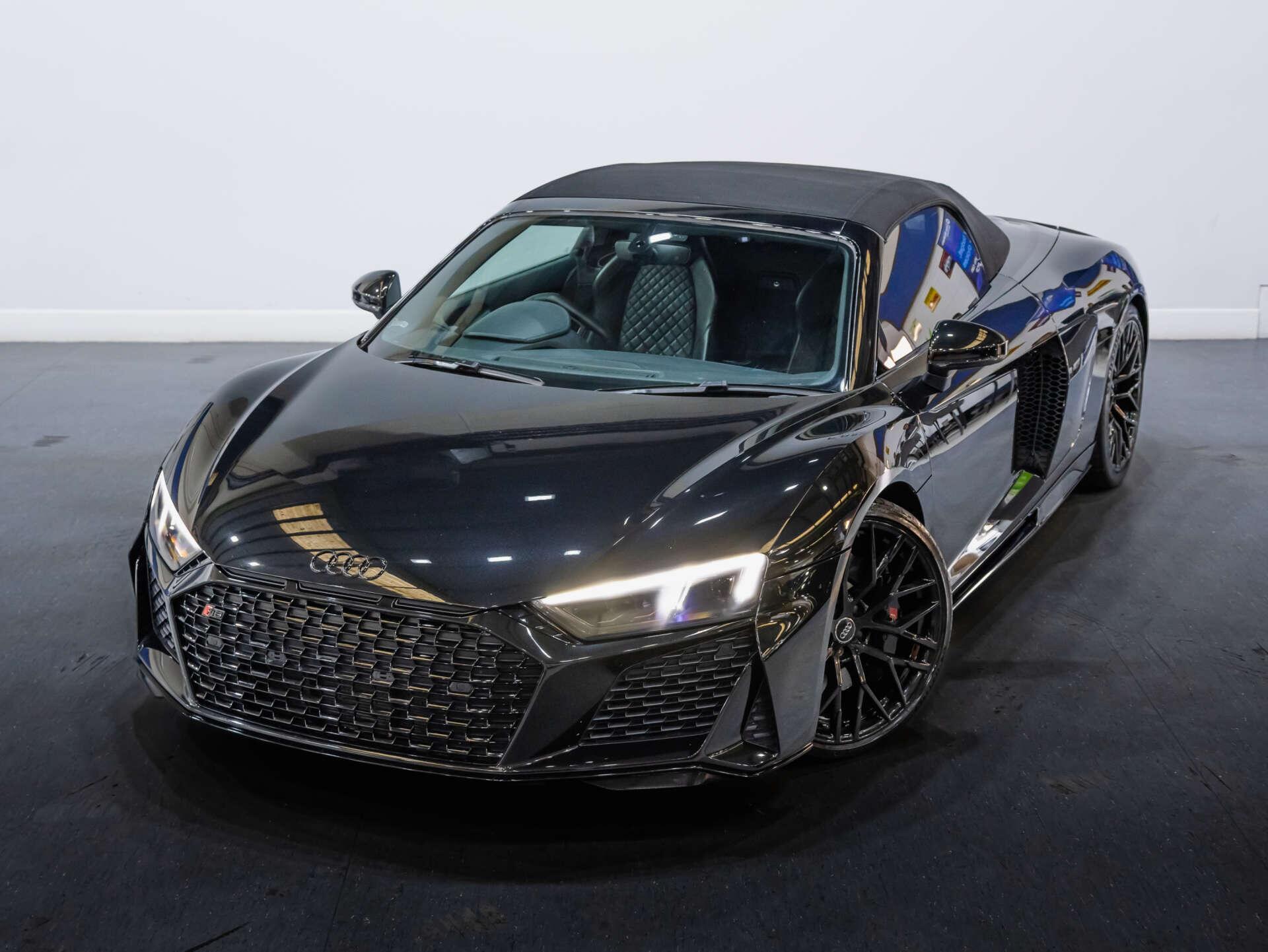 Audi R8 view 25