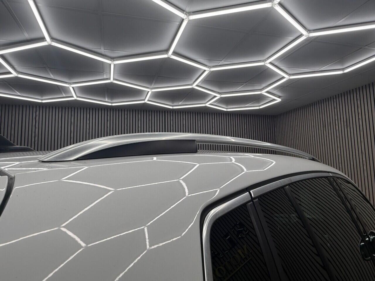 Volkswagen Tiguan view 29