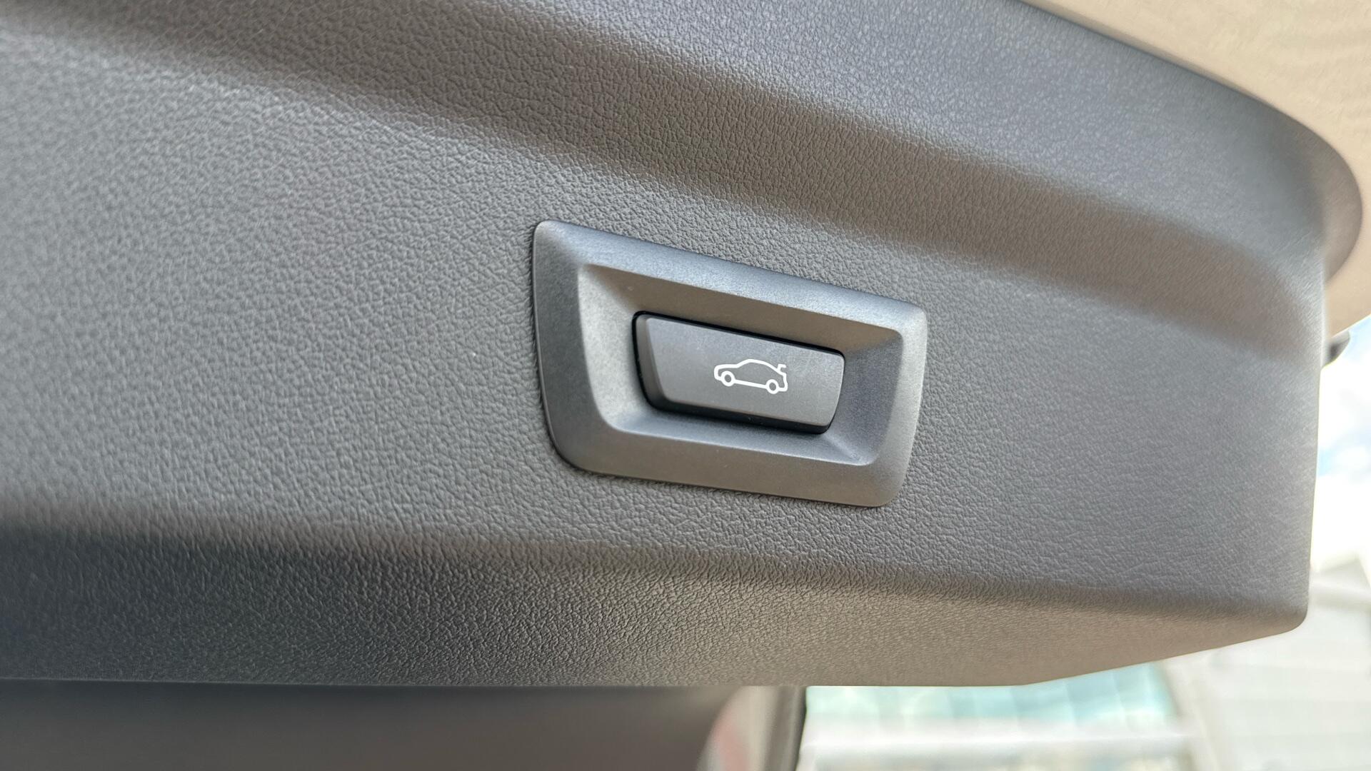BMW iX2 view 37