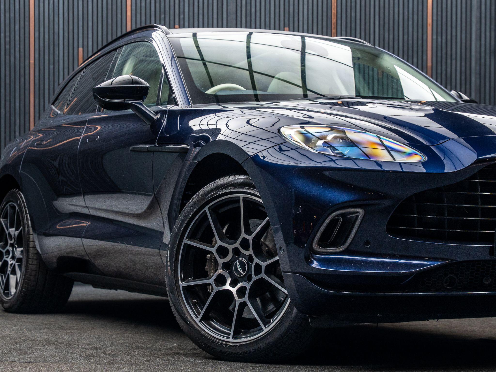 Aston Martin DBX view 7