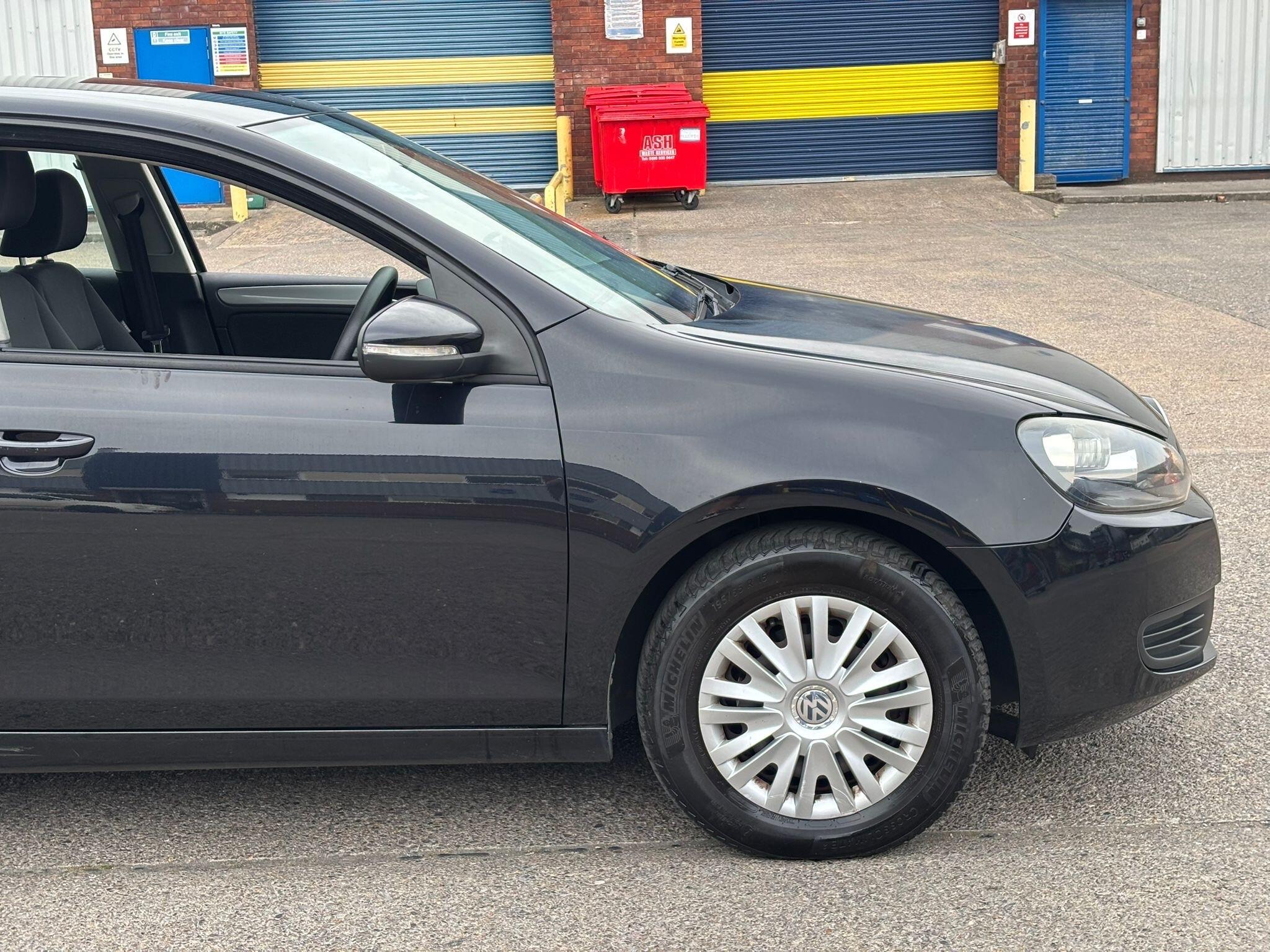 Volkswagen Golf view 21