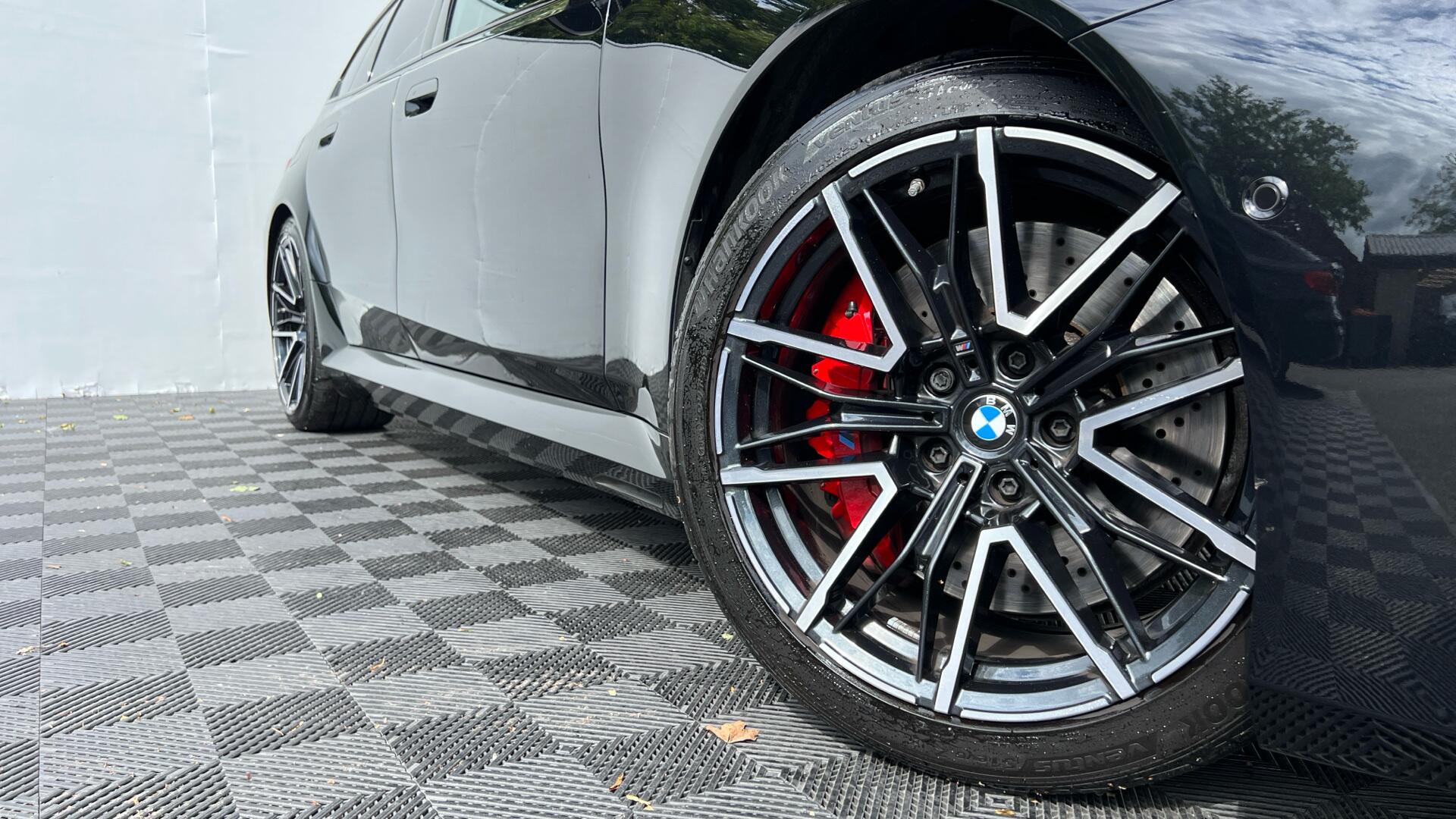BMW M5 view 25