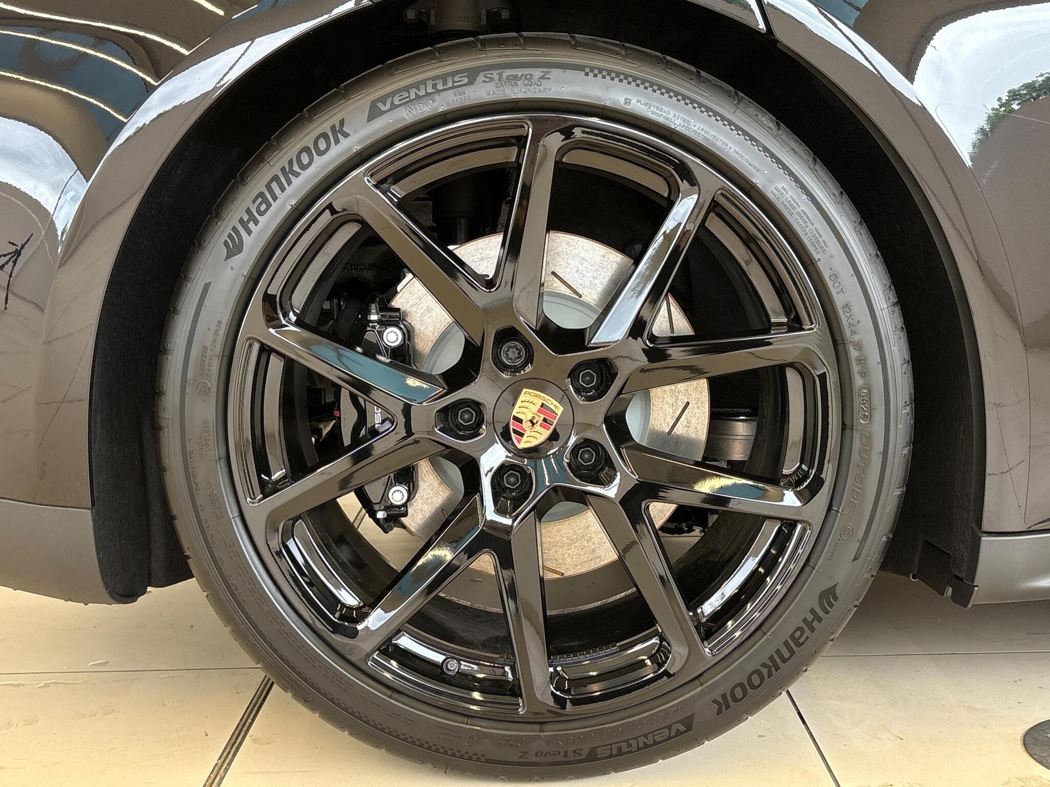 Porsche Panamera view 25