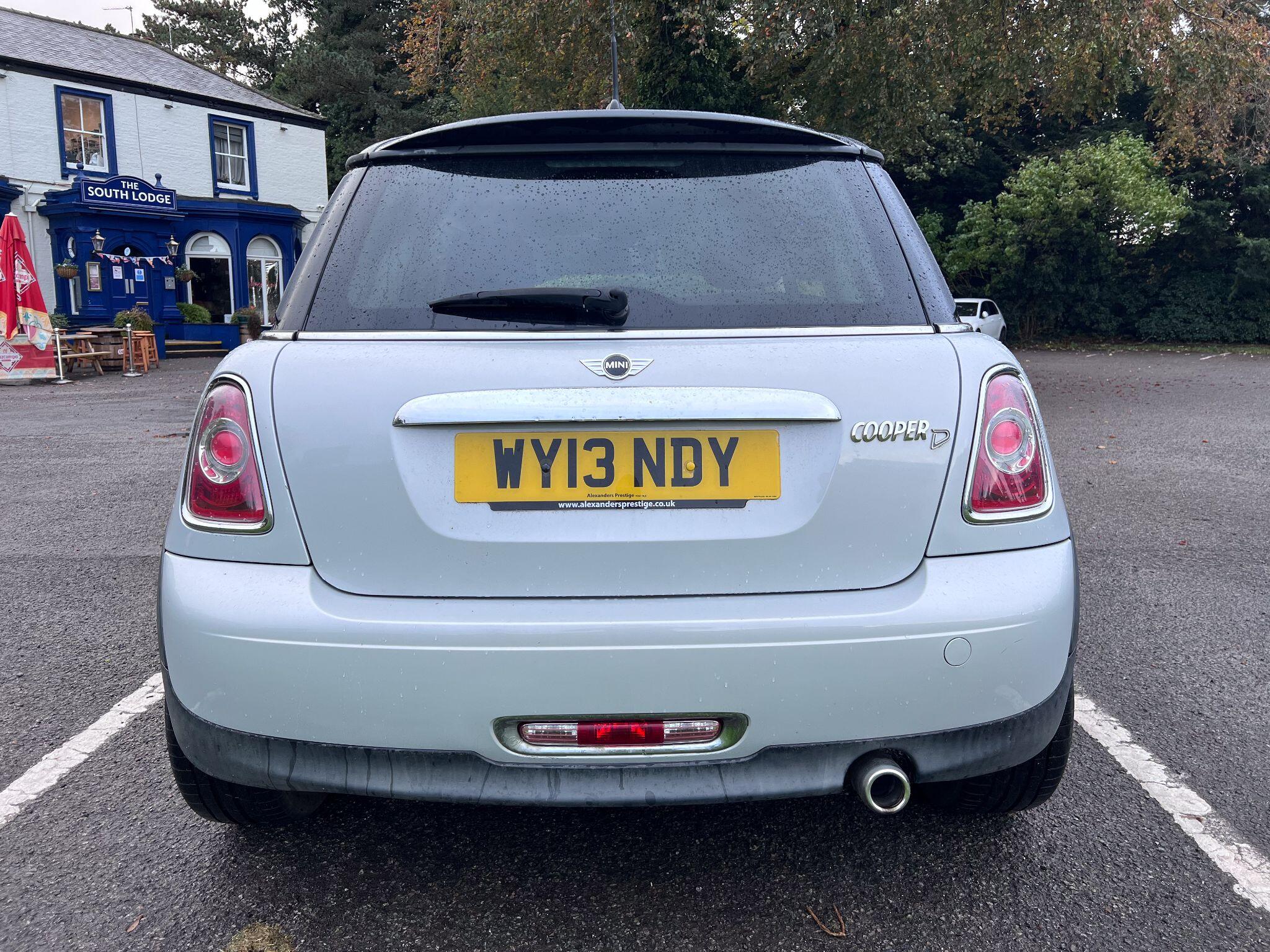 MINI Hatch view 20