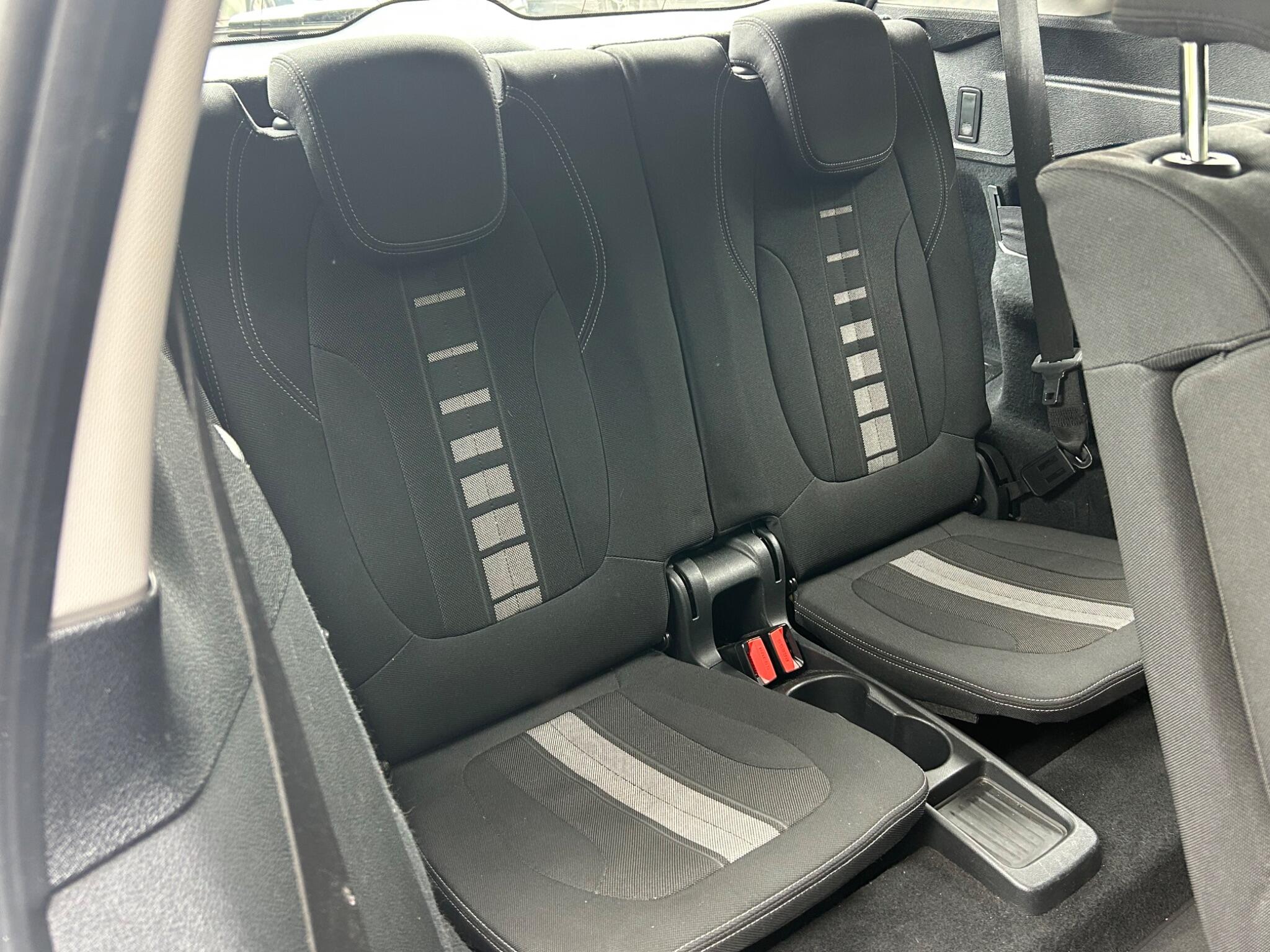 BMW 2 Series view 21