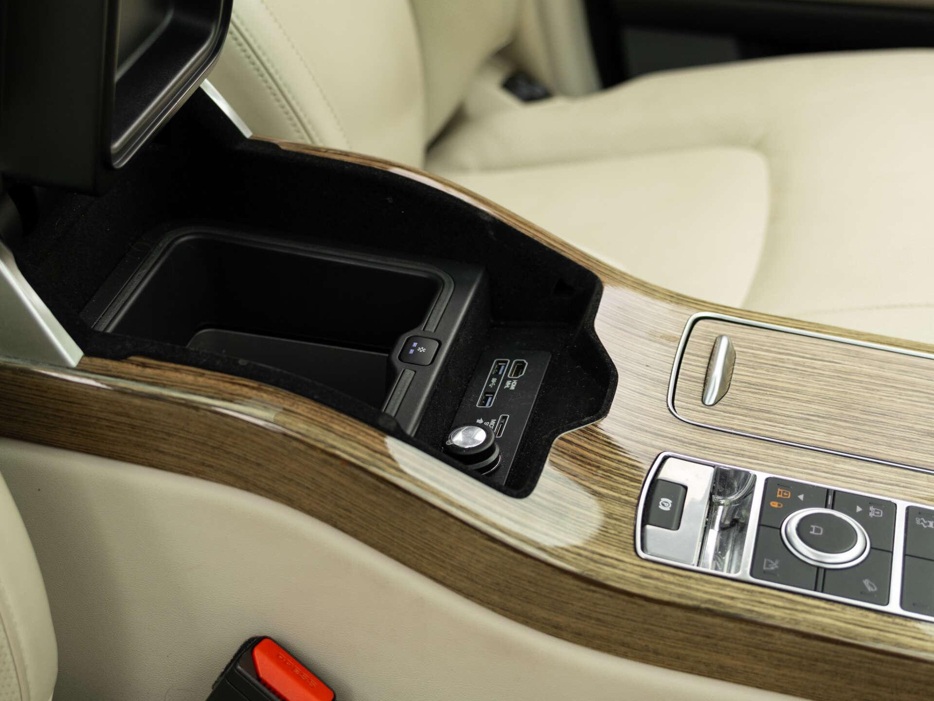 Land Rover Range Rover view 17