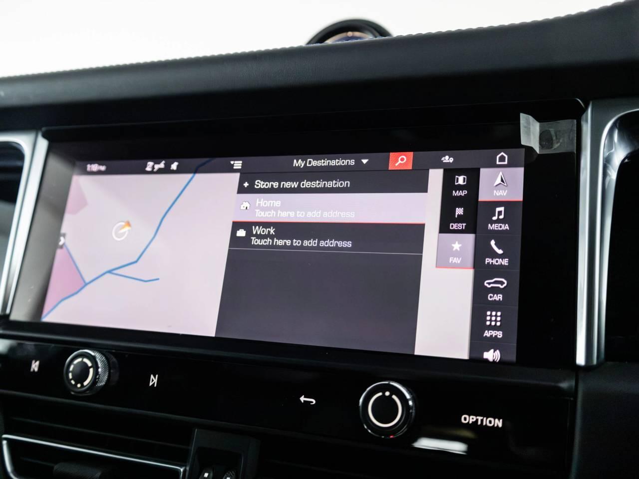 Porsche Macan view 29