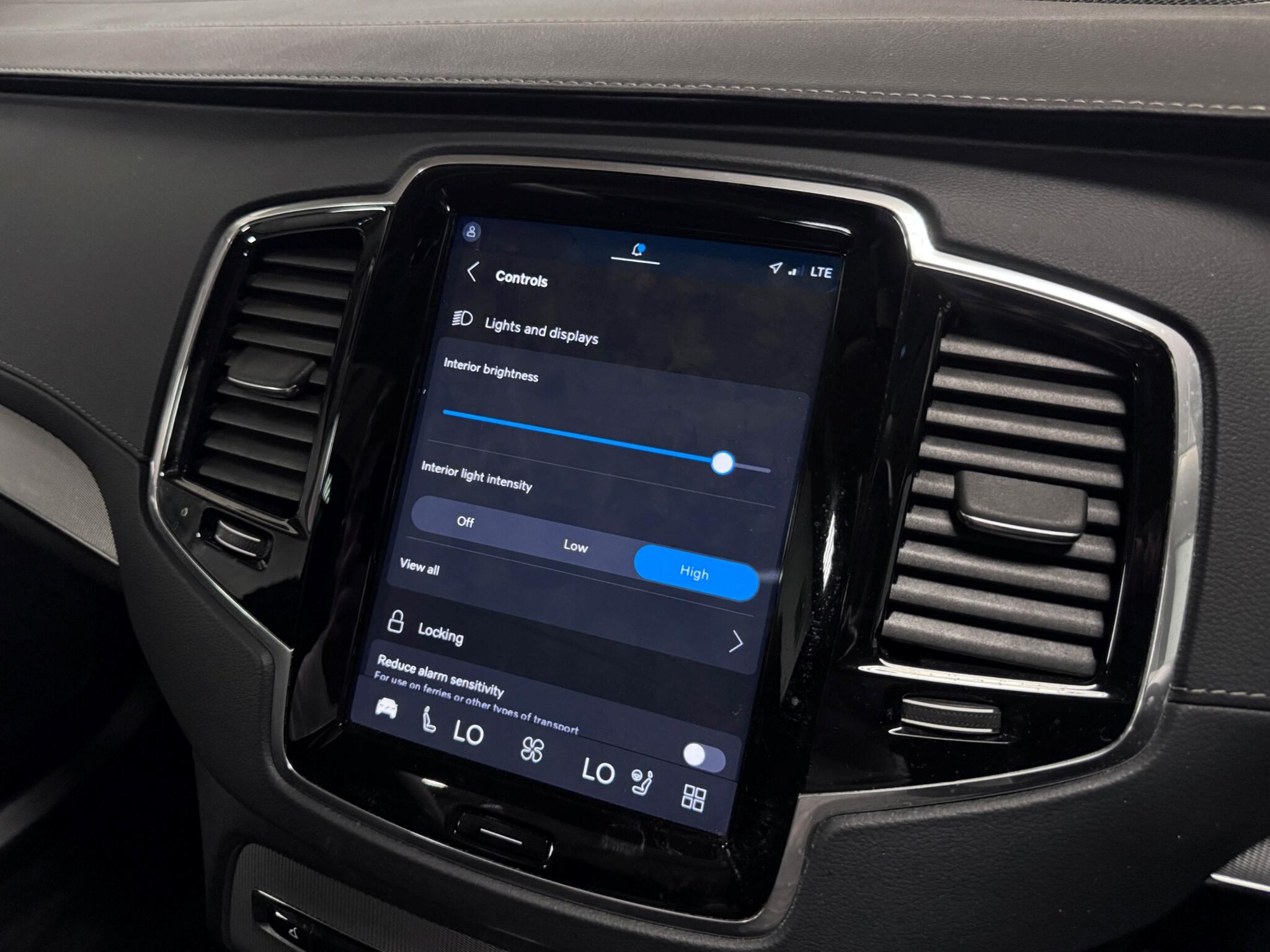 Volvo XC90 view 51