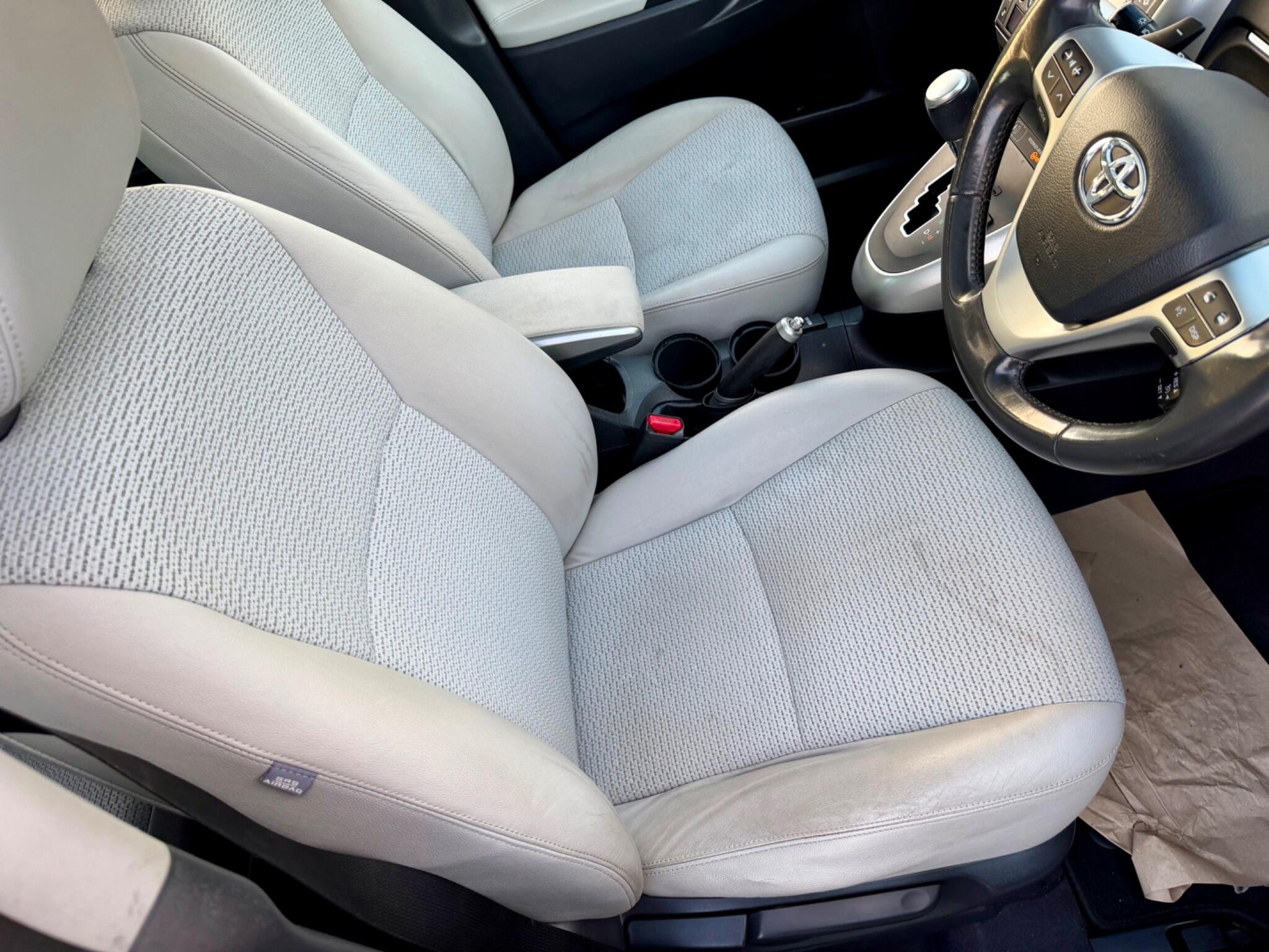 Toyota Verso view 23
