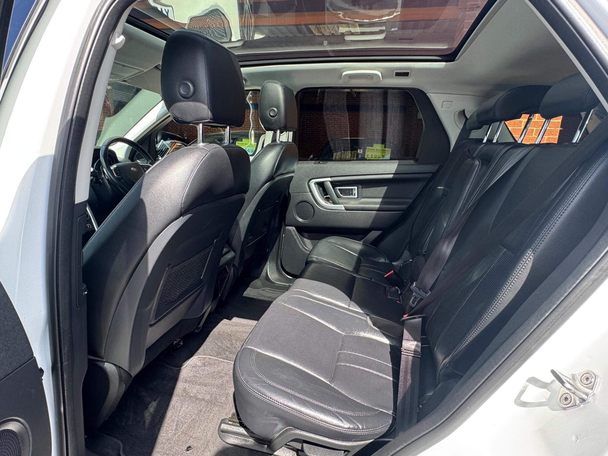Land Rover Discovery Sport view 9