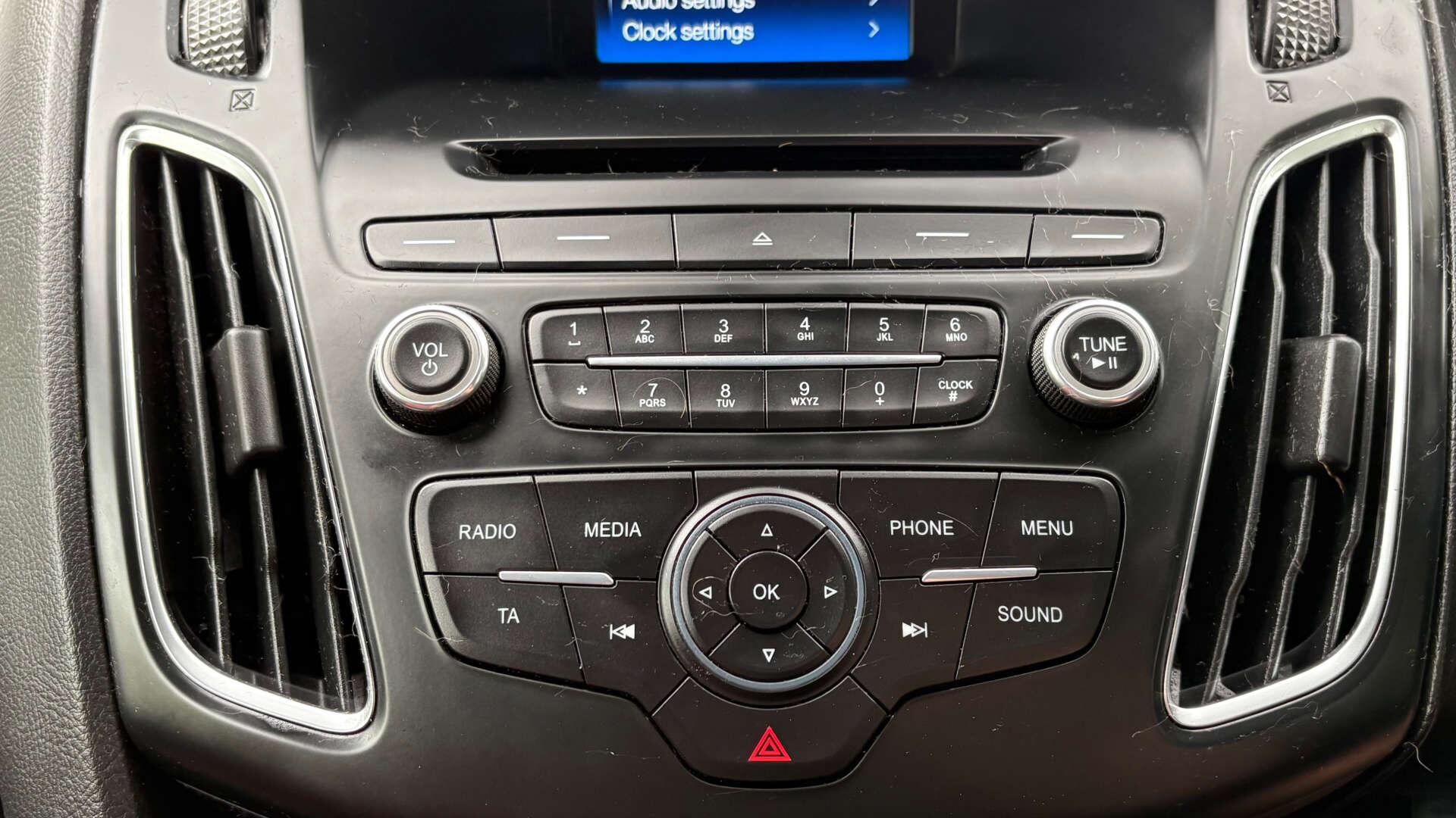 Ford Focus view 28