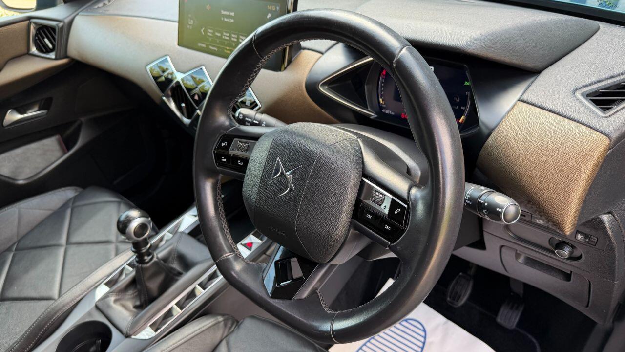 DS Automobiles DS 3 Crossback view 12
