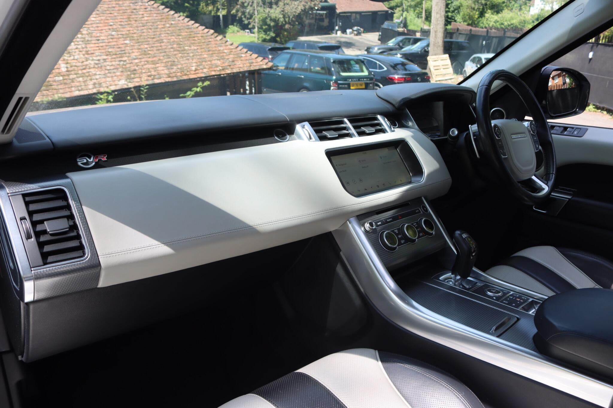 Land Rover Range Rover Sport view 8