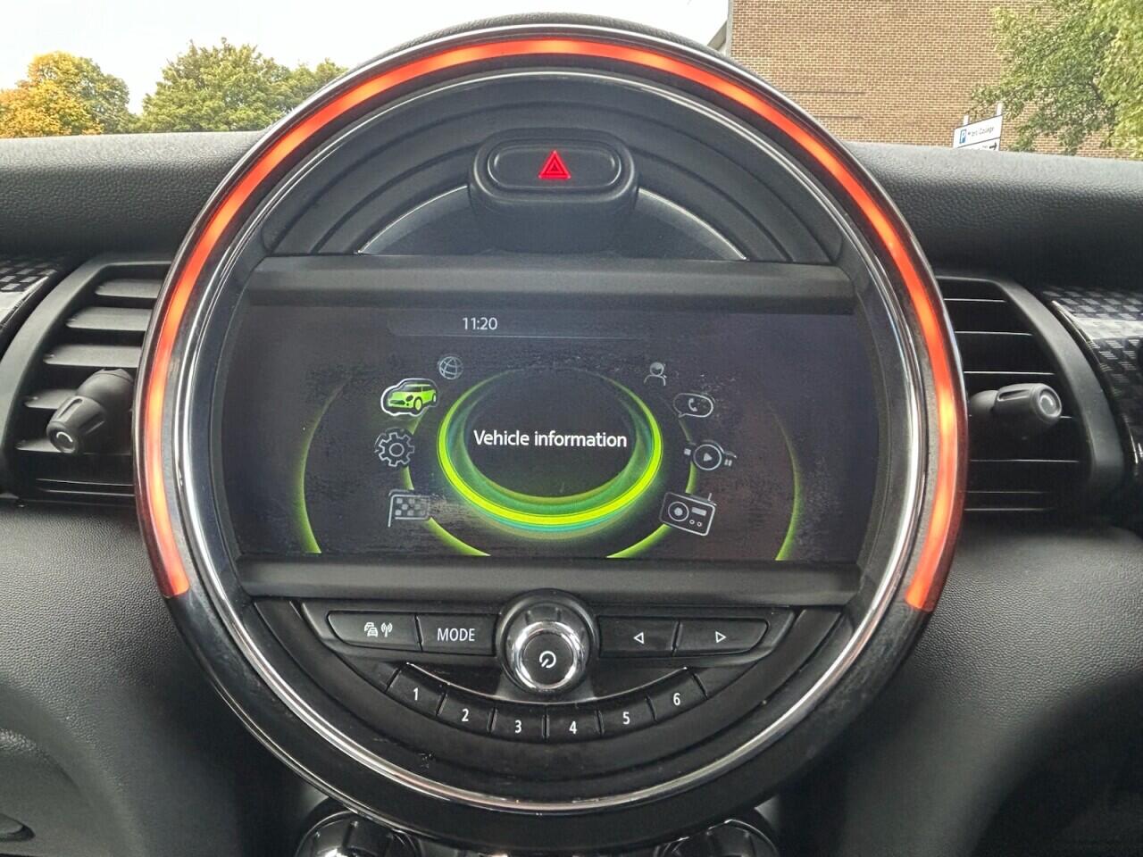 Mini Hatch view 32