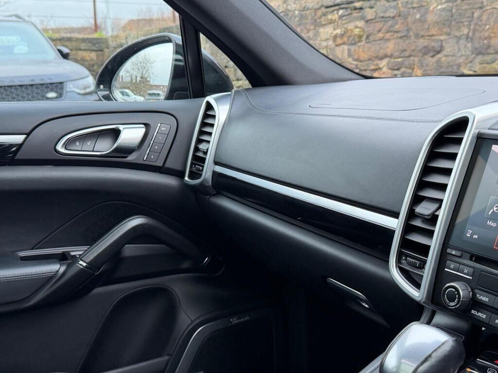 Porsche Cayenne view 53