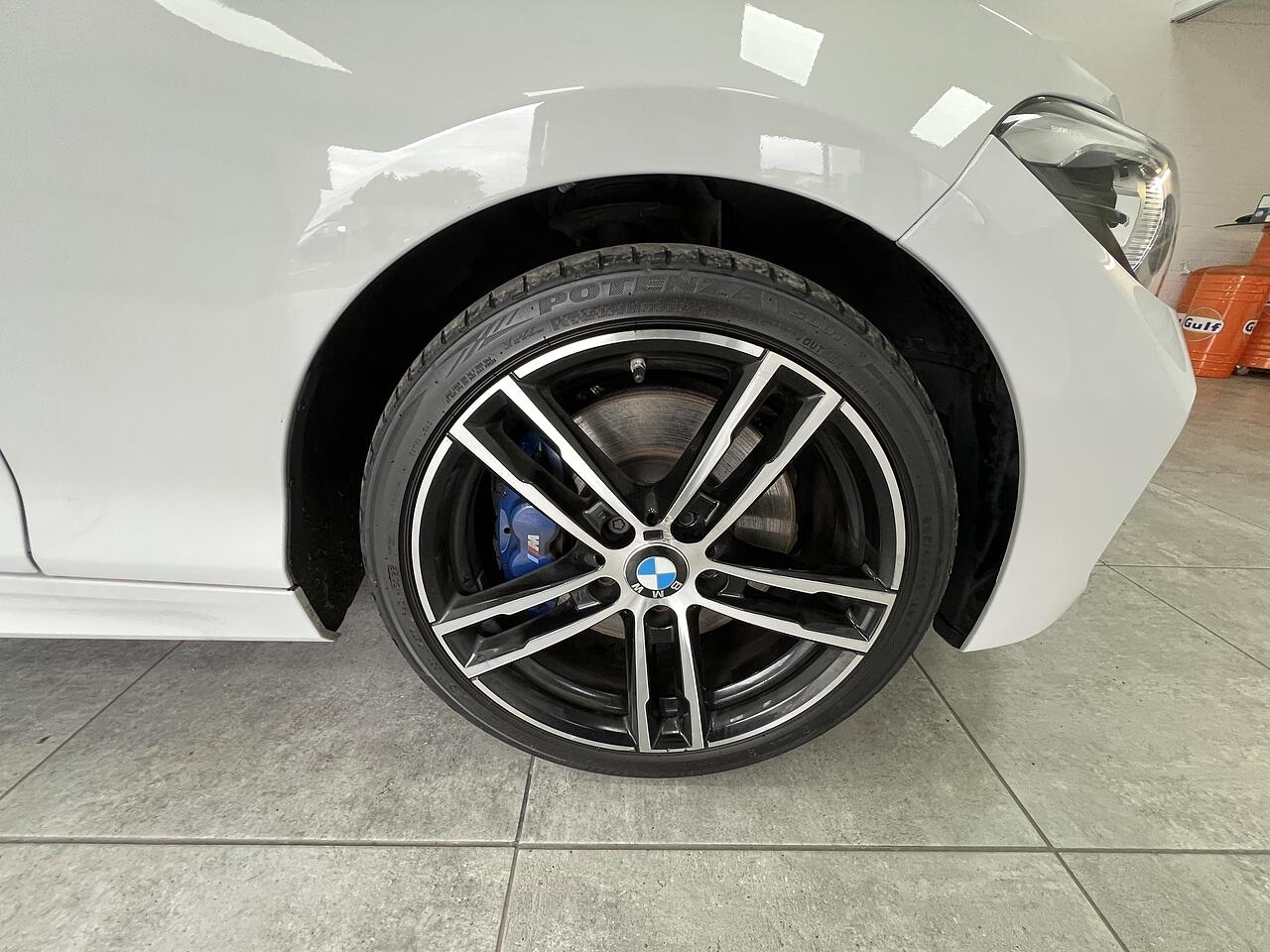 BMW 1 Series view 24