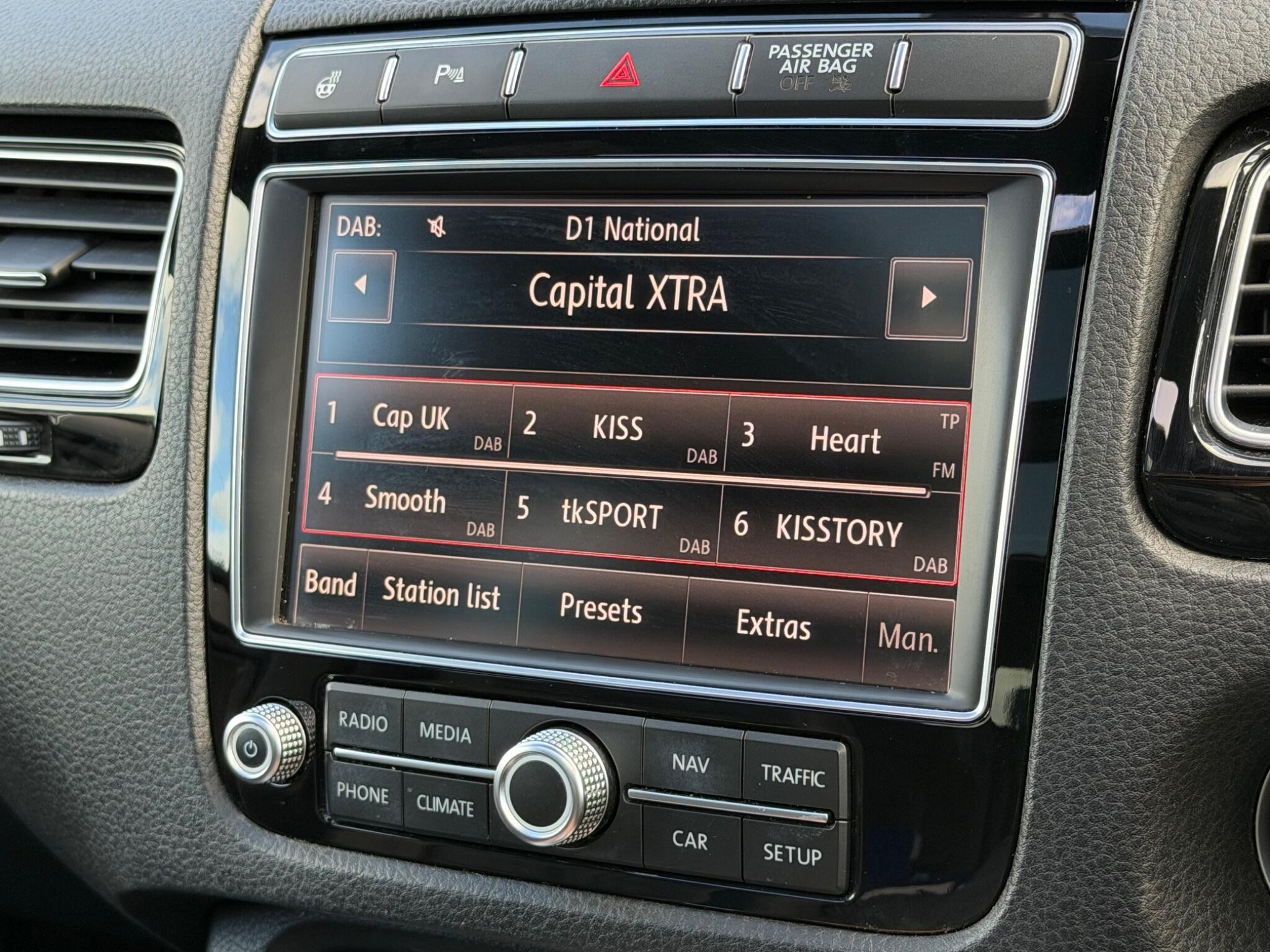 Volkswagen Touareg view 34