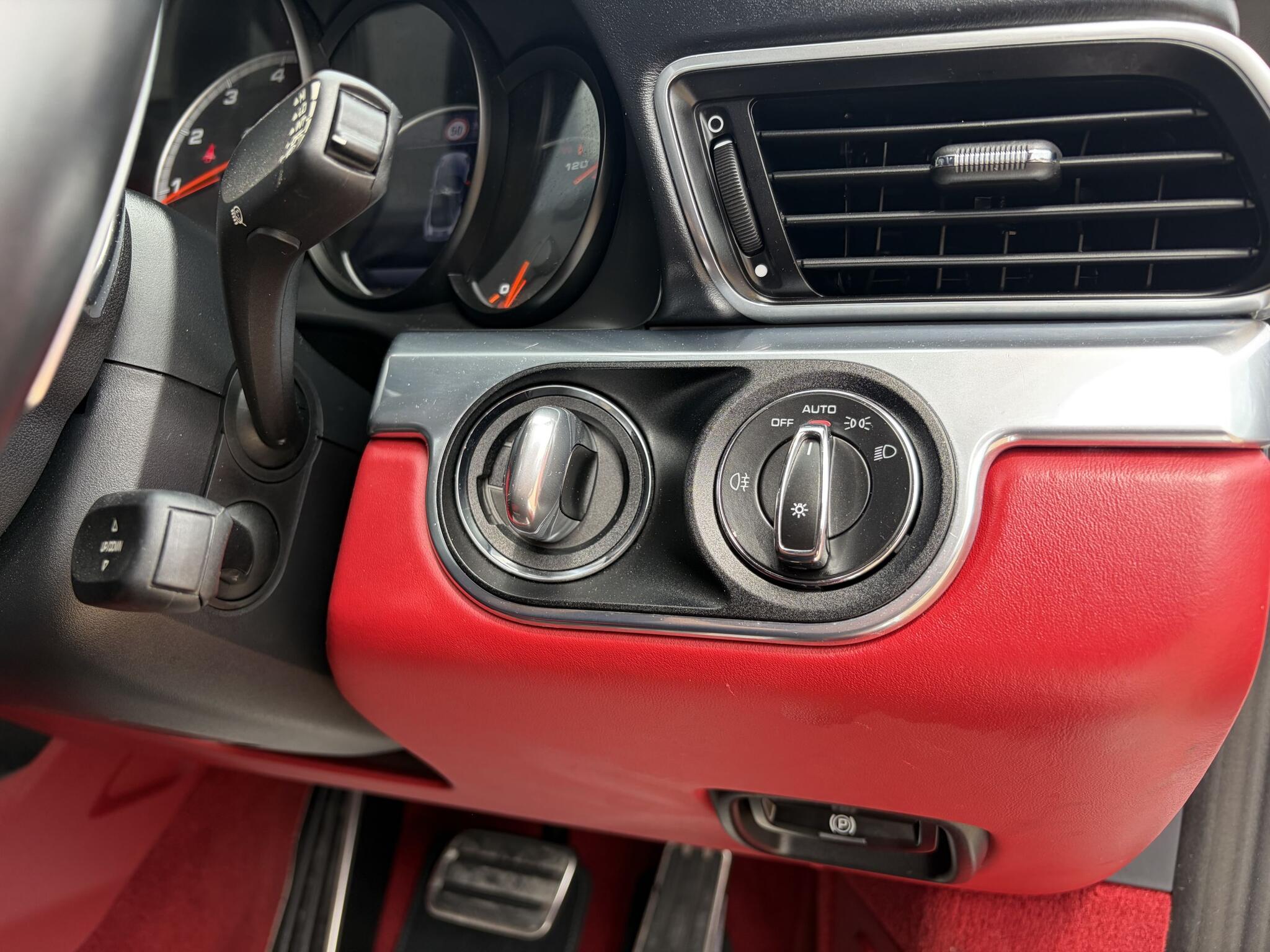 Porsche 911 view 29