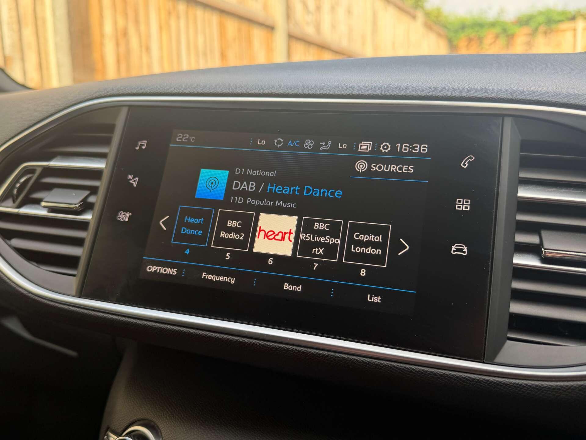 Peugeot 308 SW view 18
