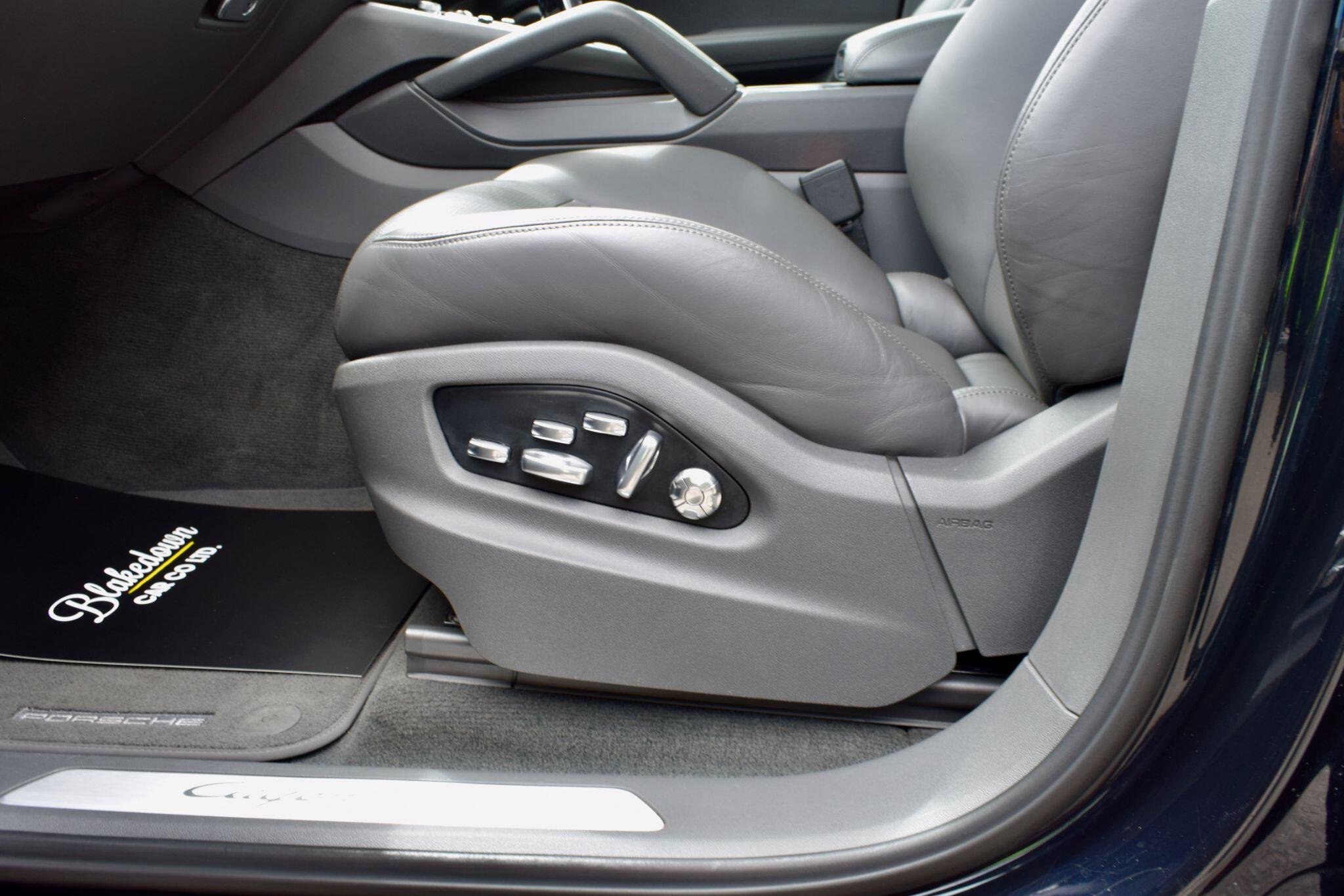 Porsche Cayenne view 18
