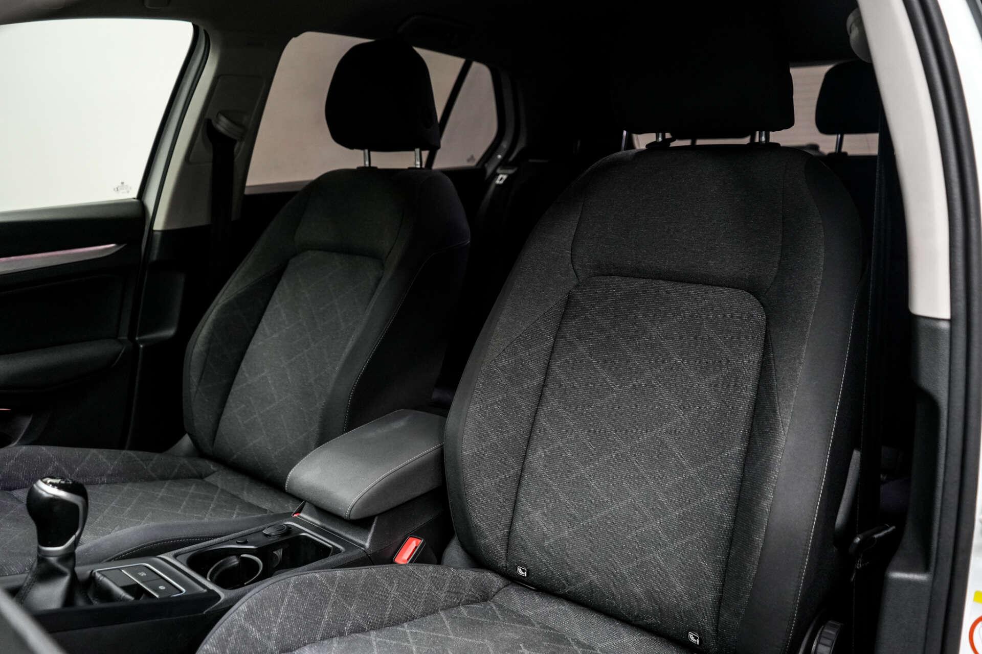 Volkswagen Golf view 14