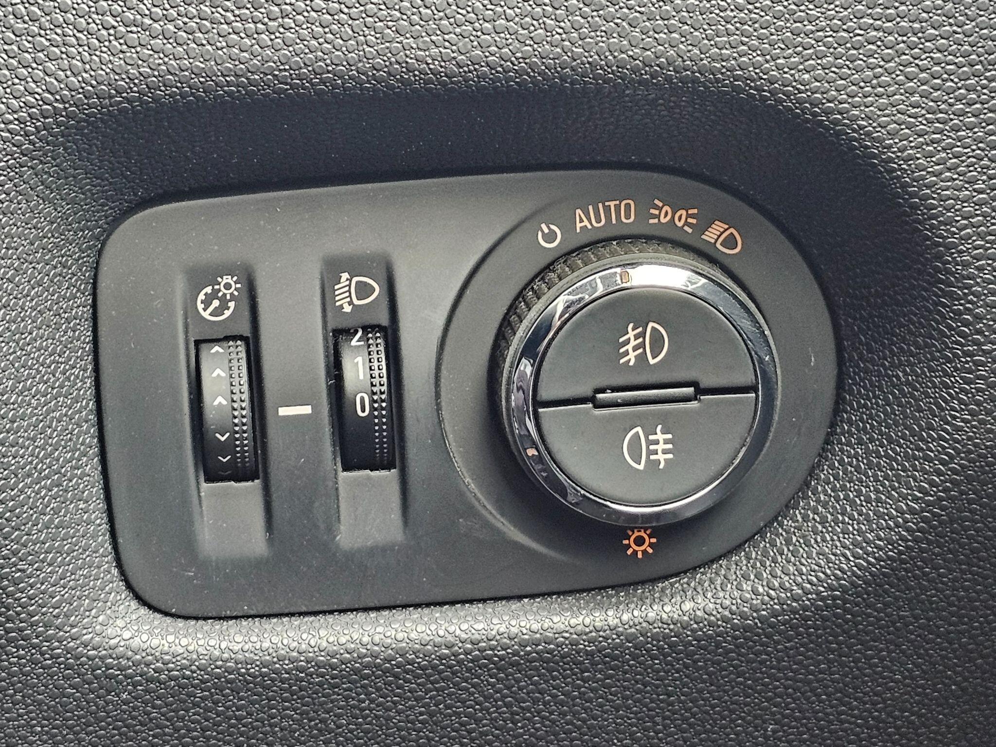 Vauxhall Corsa view 19