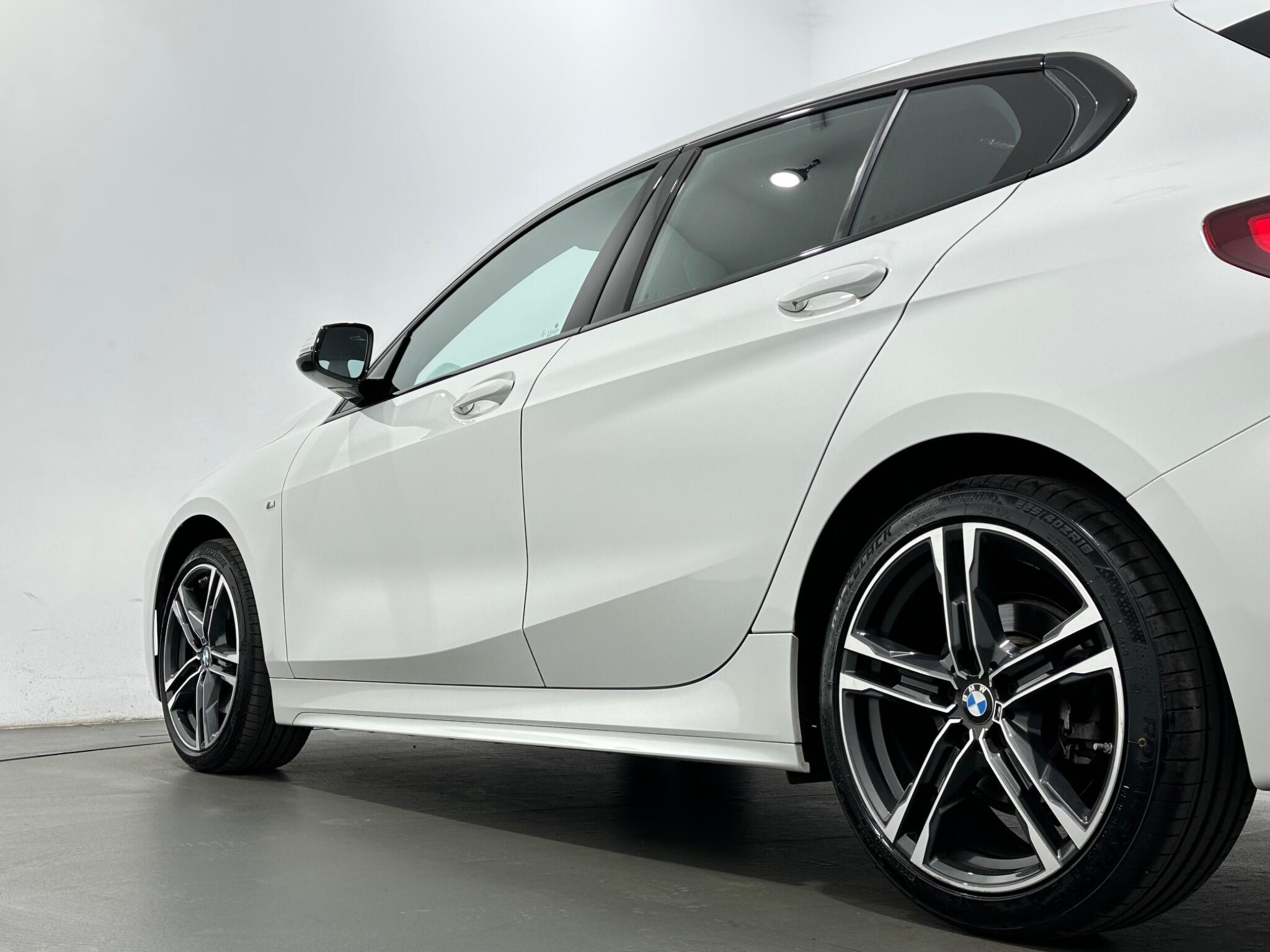 BMW 1 Series view 49