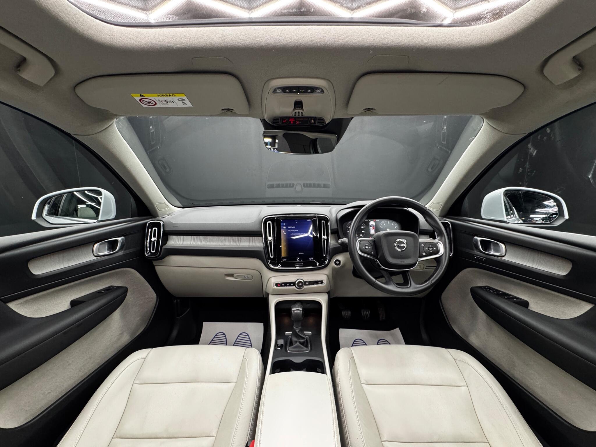 Volvo XC40 view 17