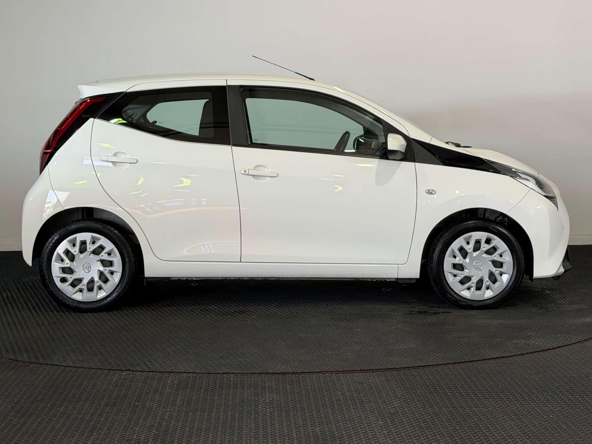 Toyota Aygo view 8