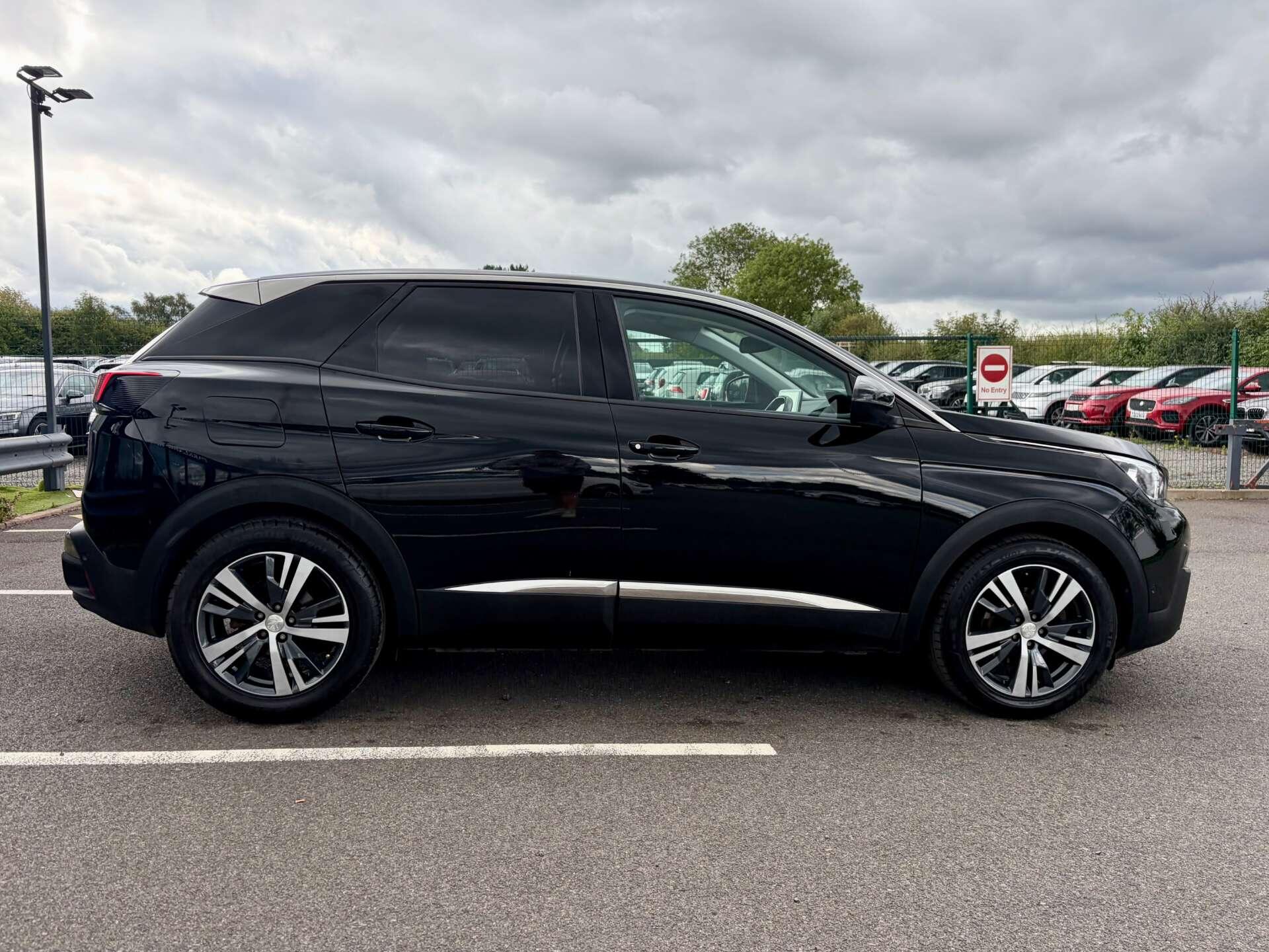 Peugeot 3008 view 9