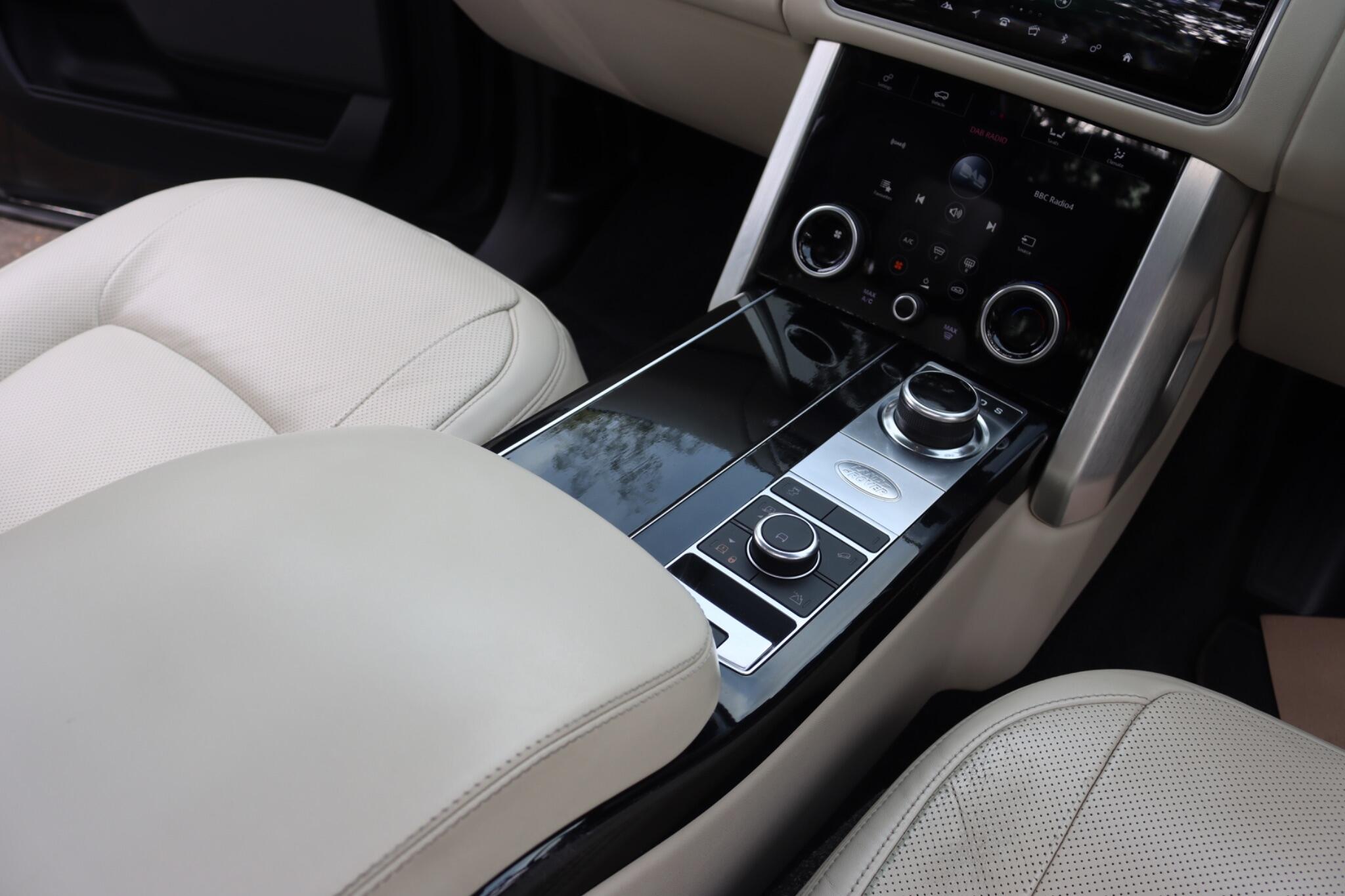 Land Rover Range Rover view 57
