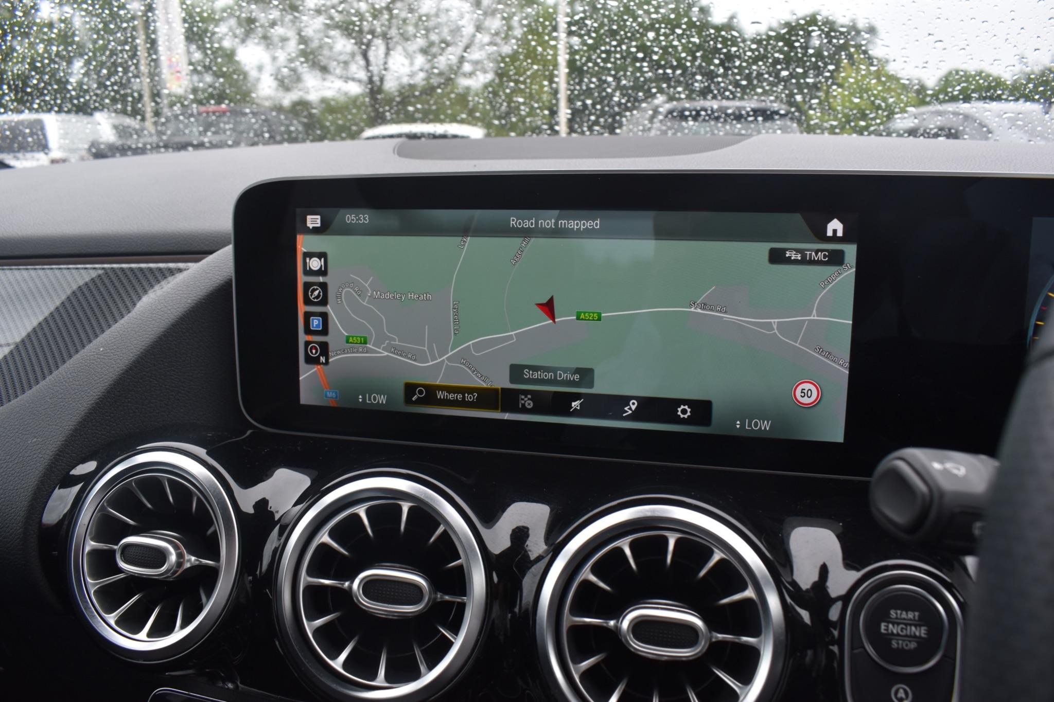 B Class - 1.3 B180 AMG Line (Premium) Euro 6 (s/s) 5dr - Image 4