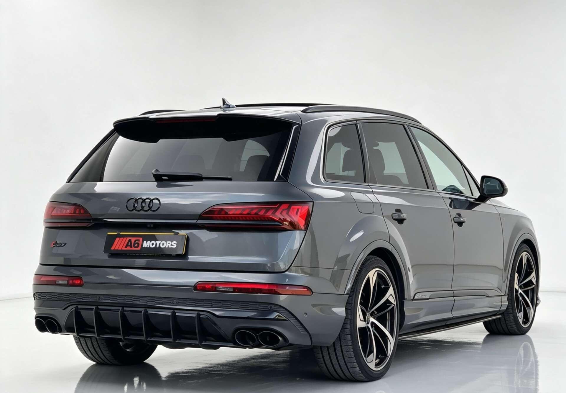 Audi SQ7 view 16