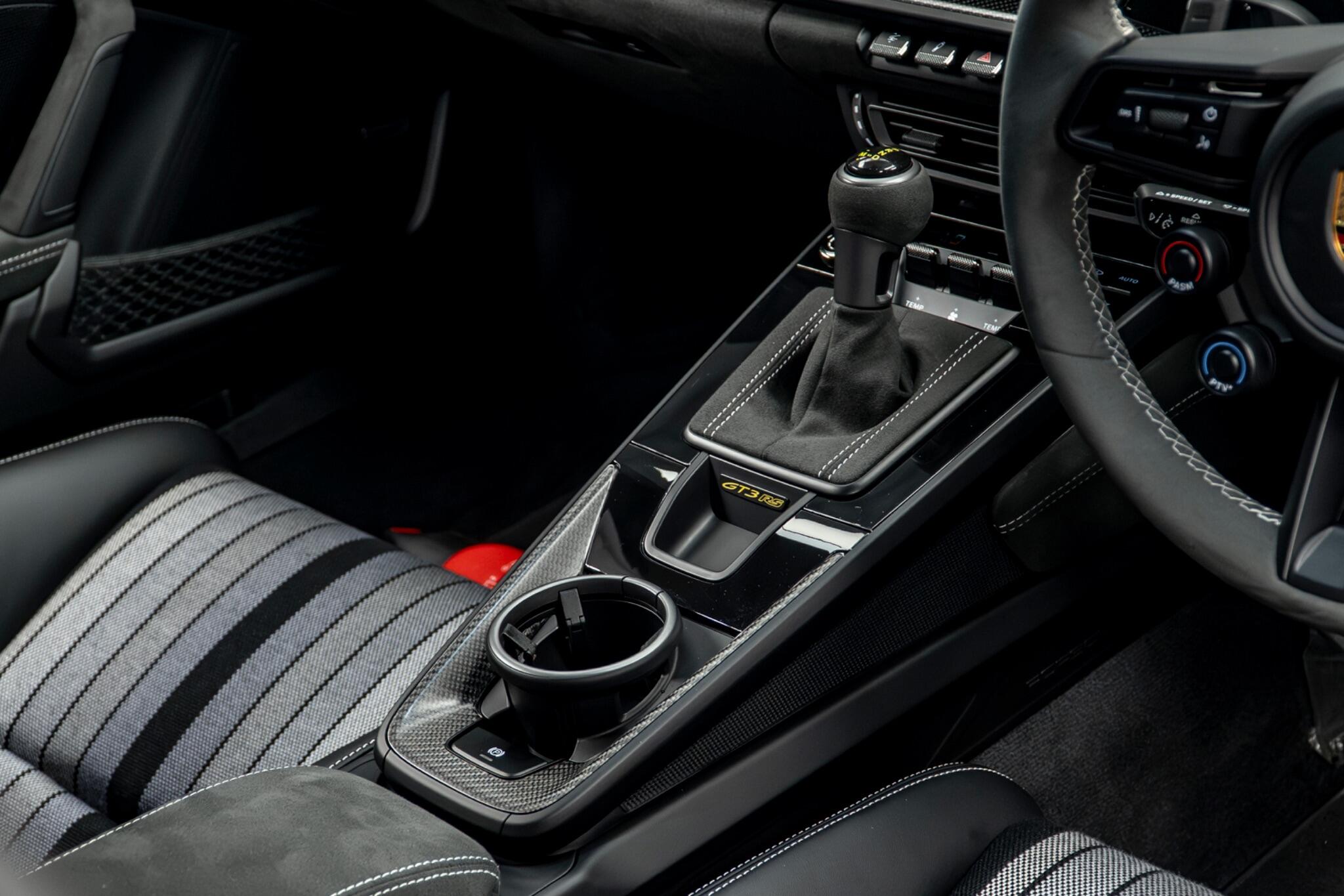 Porsche 911 view 33