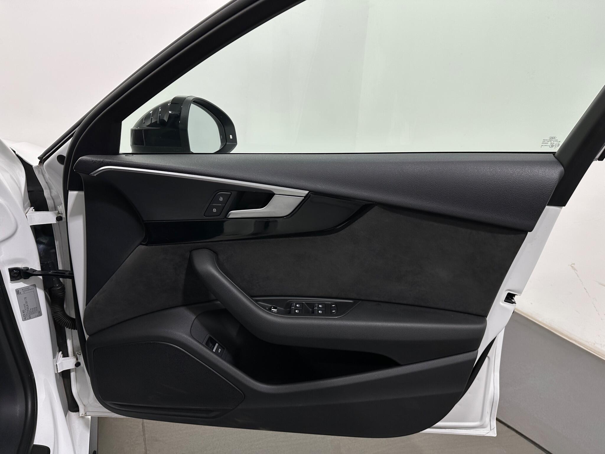 Audi A4 view 35