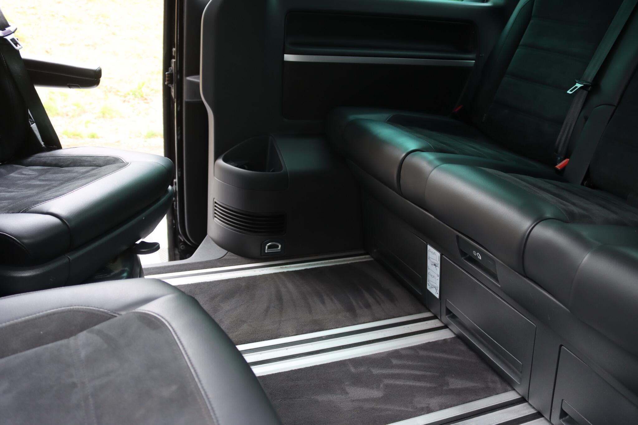 Volkswagen Caravelle view 28