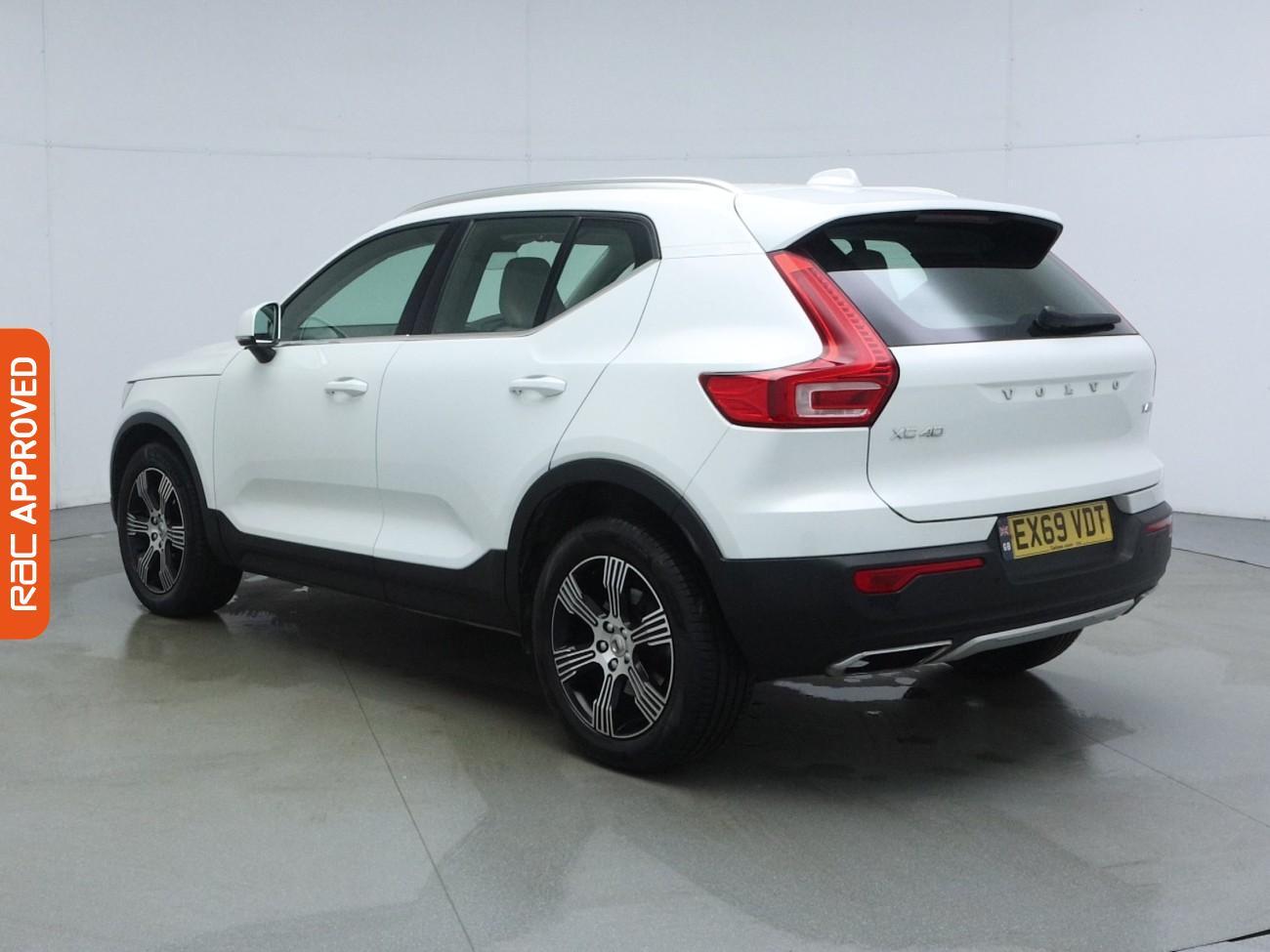 Volvo XC40 view 4