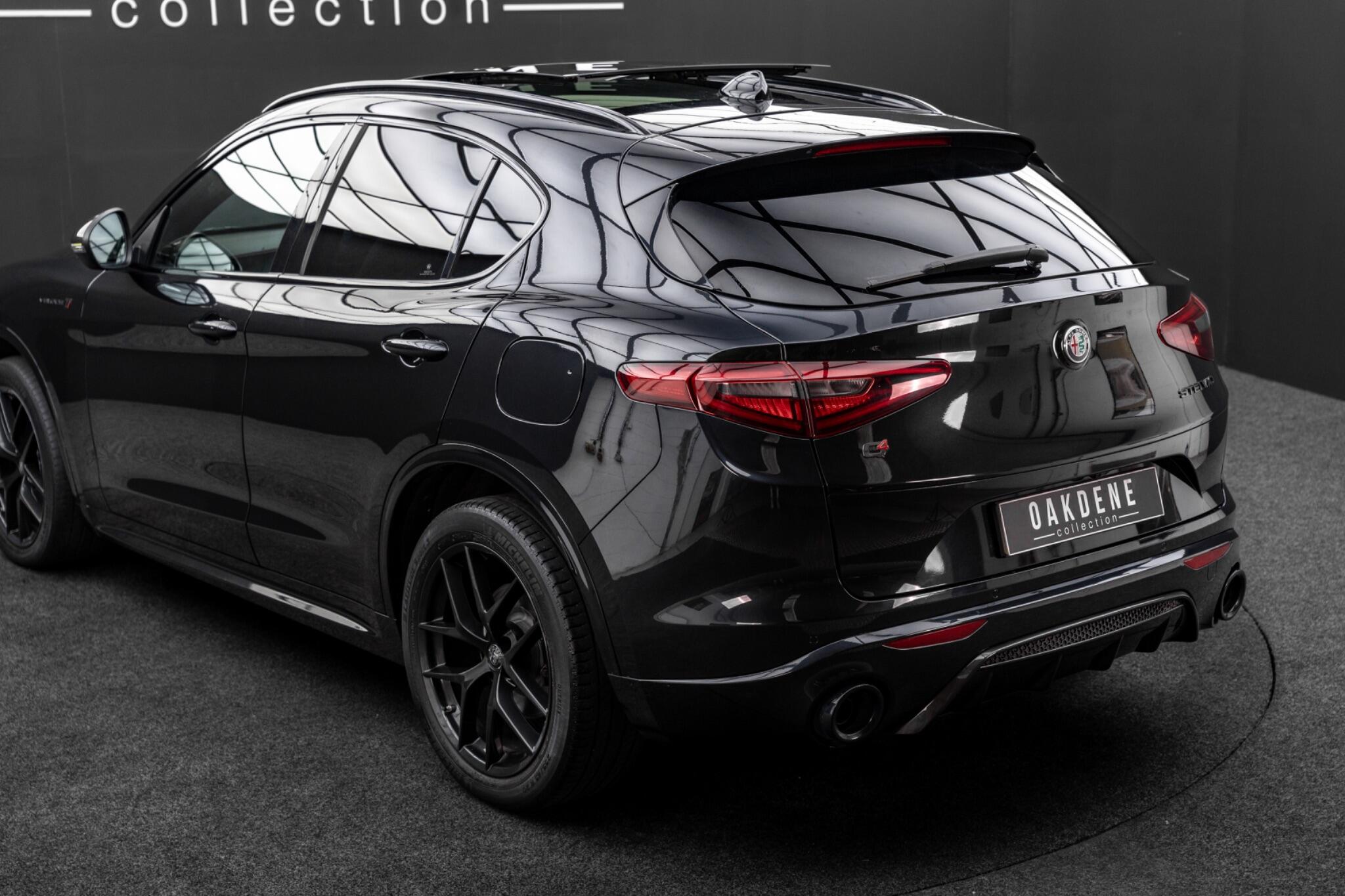 Alfa Romeo Stelvio view 14