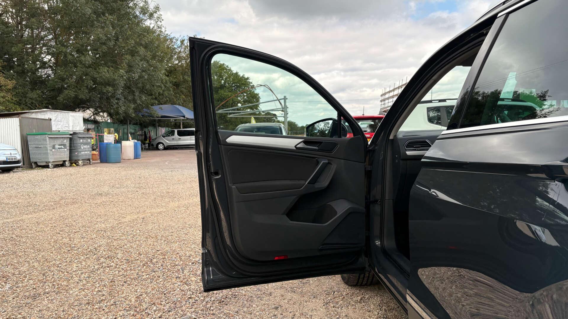Volkswagen Tiguan view 46