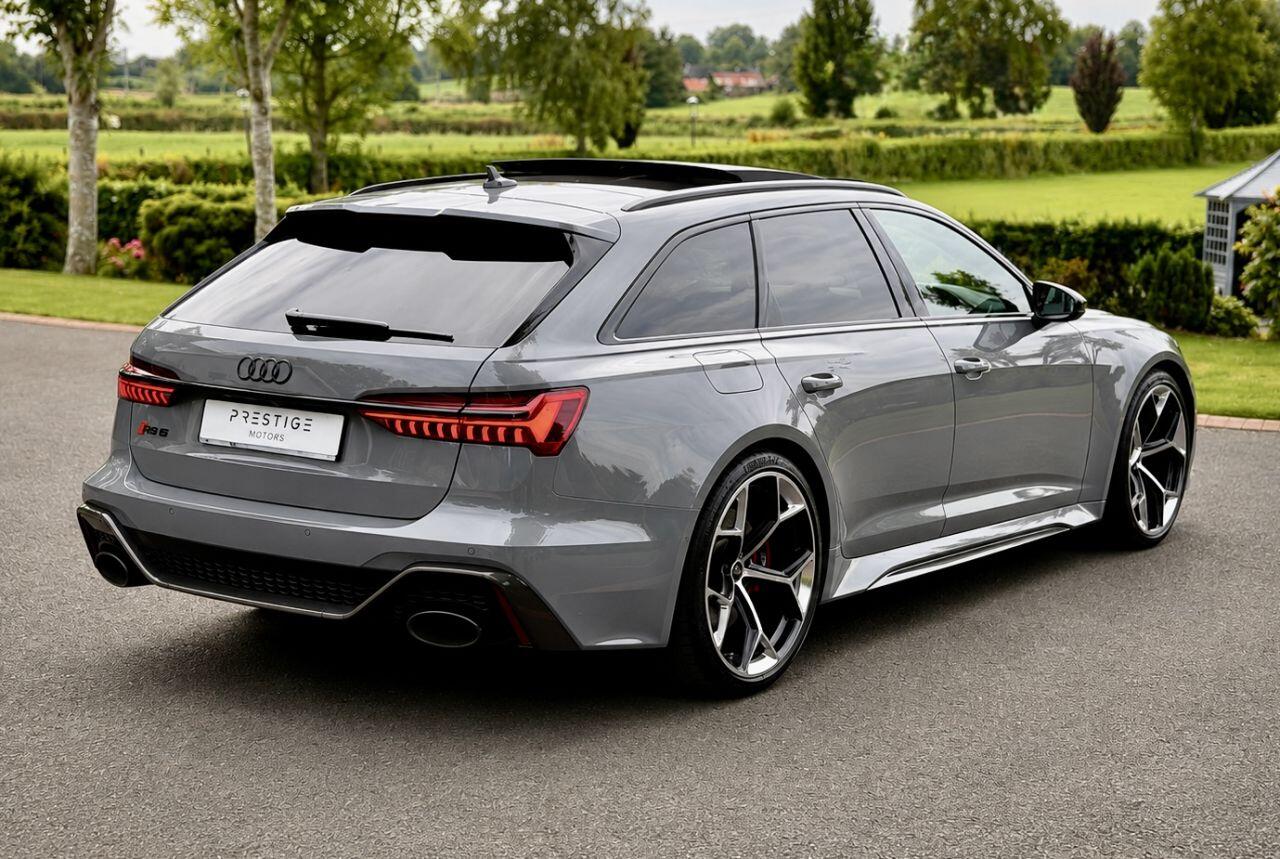 Audi RS6 view 10