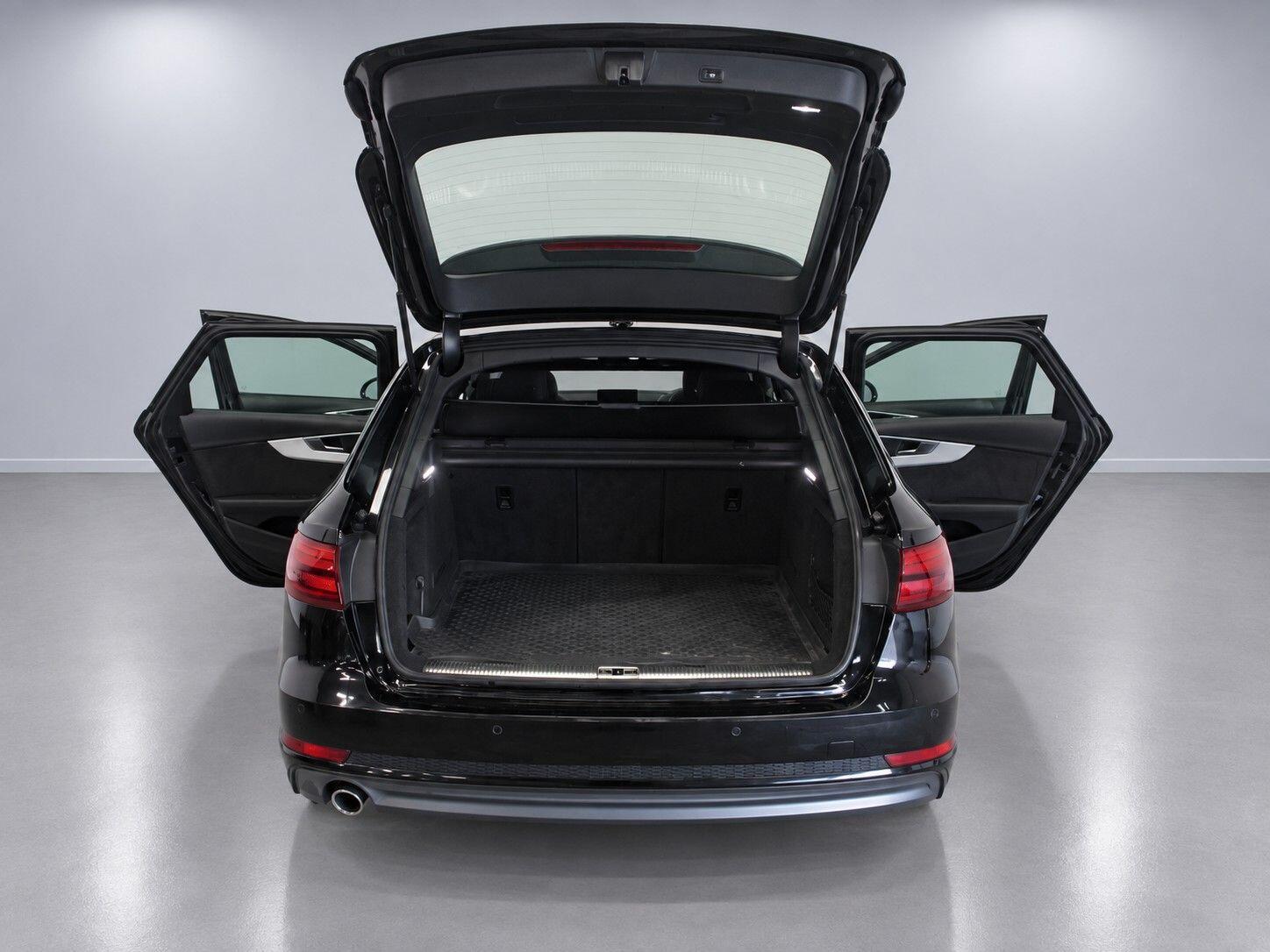 Audi A4 view 23