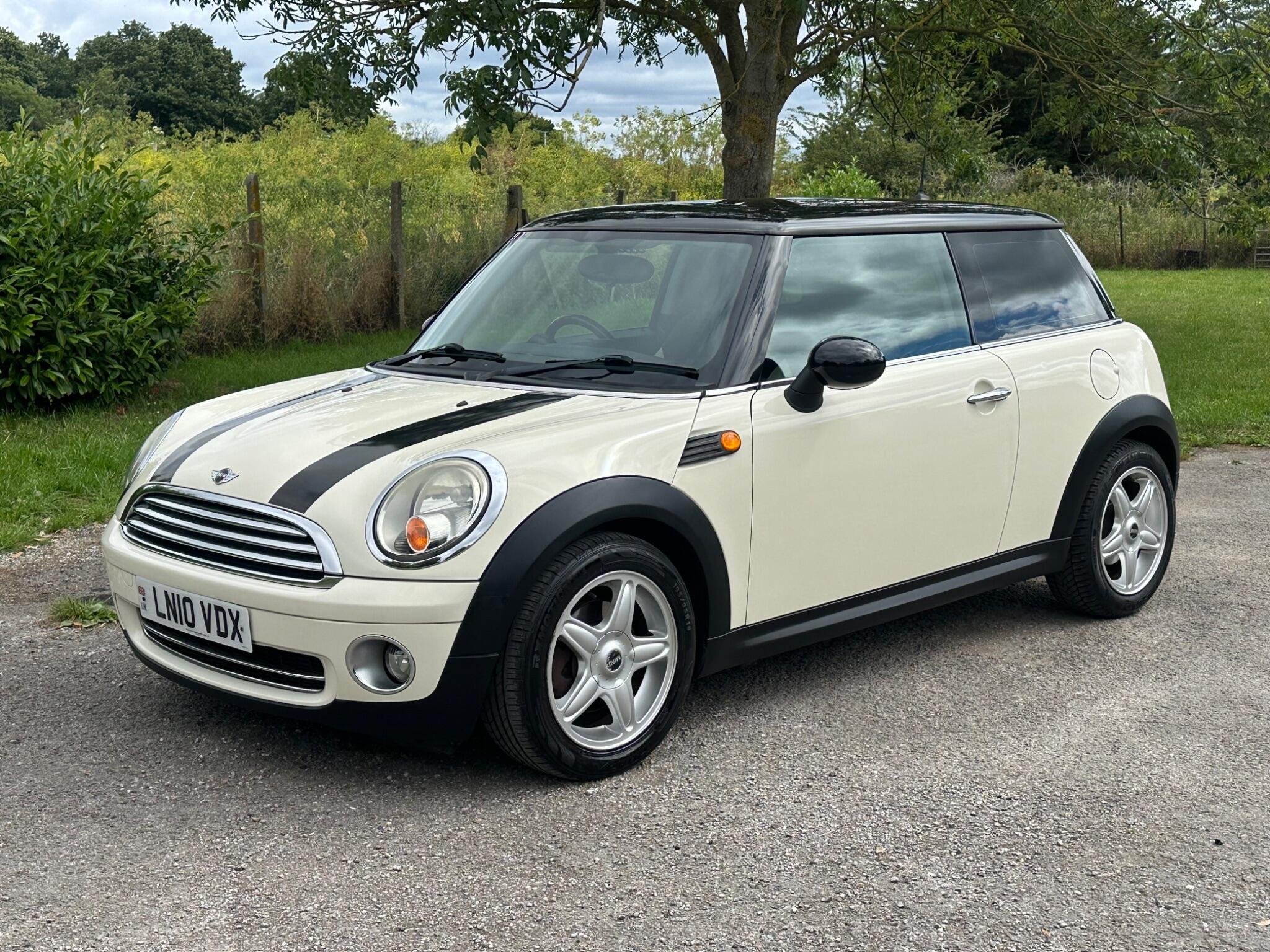 Mini Hatch view 3
