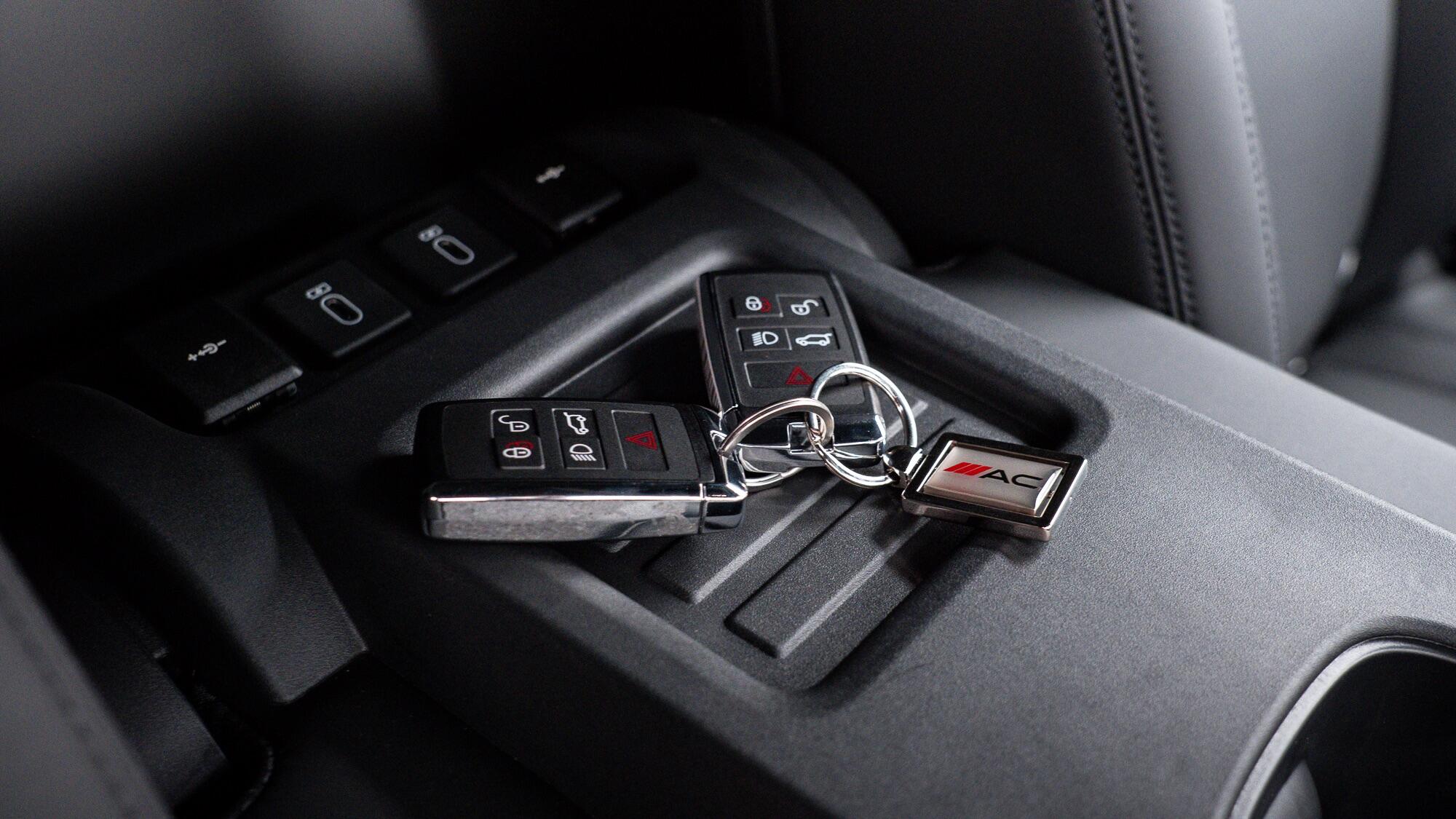 Land Rover Defender view 45