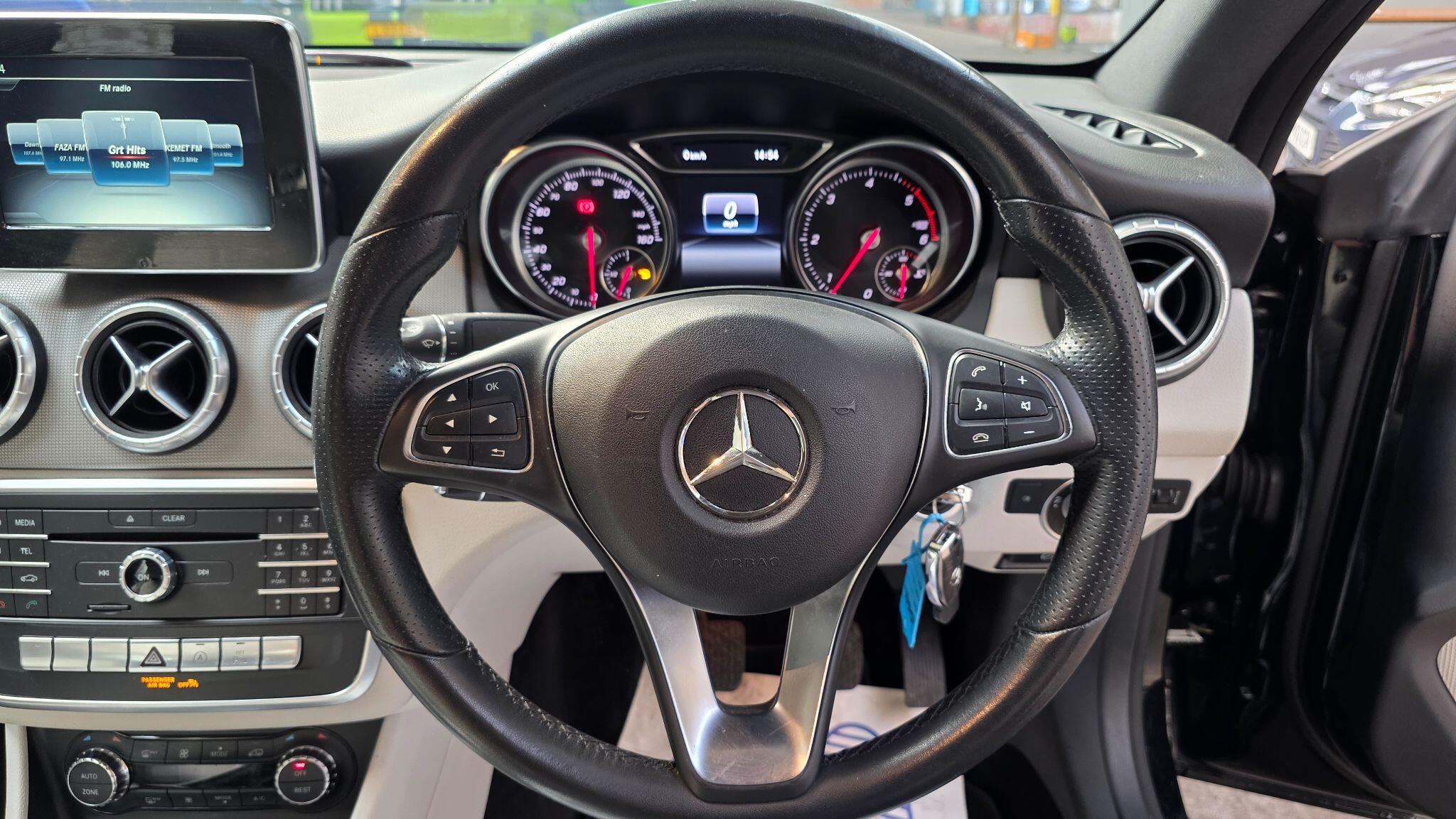 Mercedes-Benz Cla view 10
