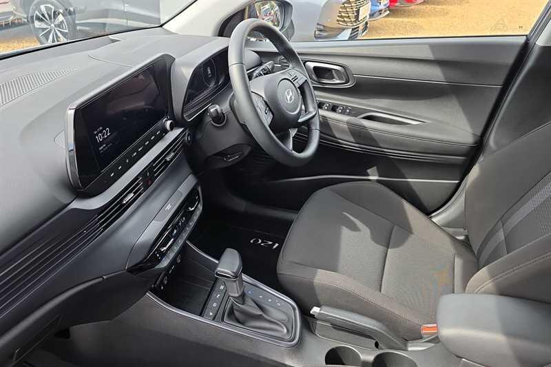 Hyundai i20 view 13